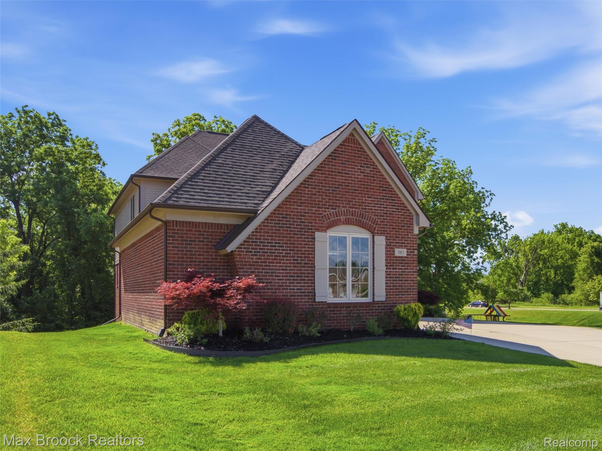 583 Birchcrest Court Property Photo 97