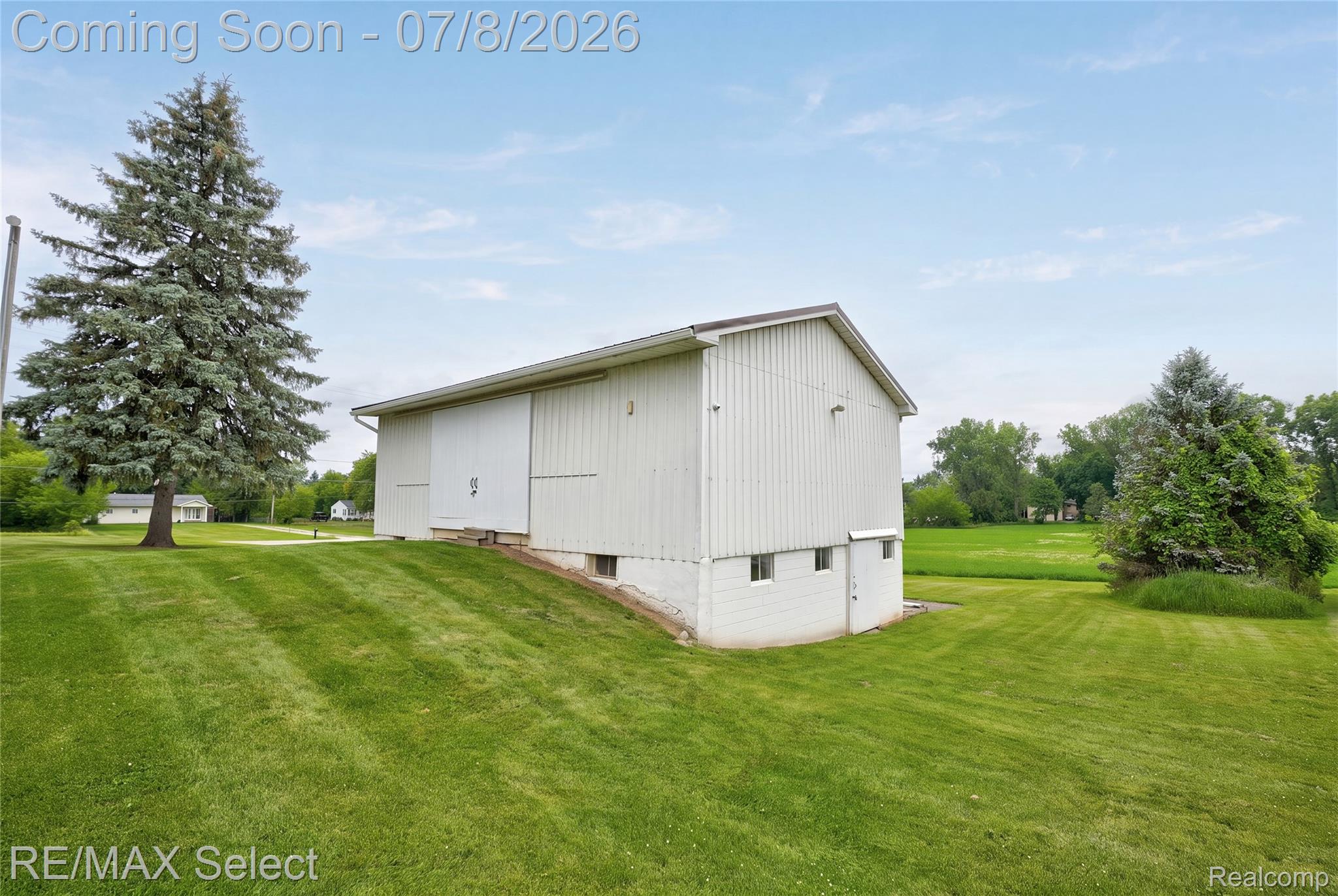 11025 Davison Road Property Photo 11