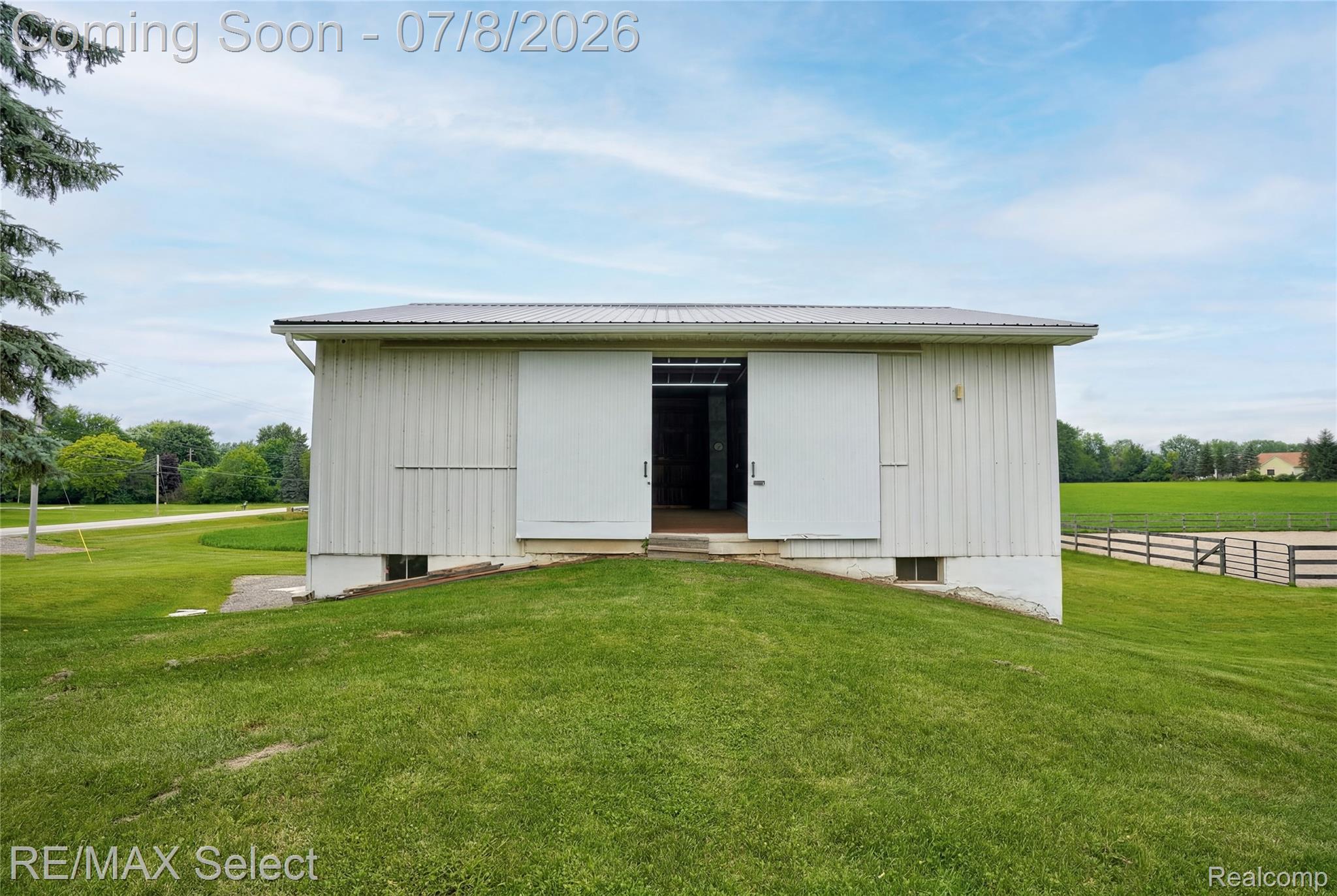 11025 Davison Road Property Photo 14