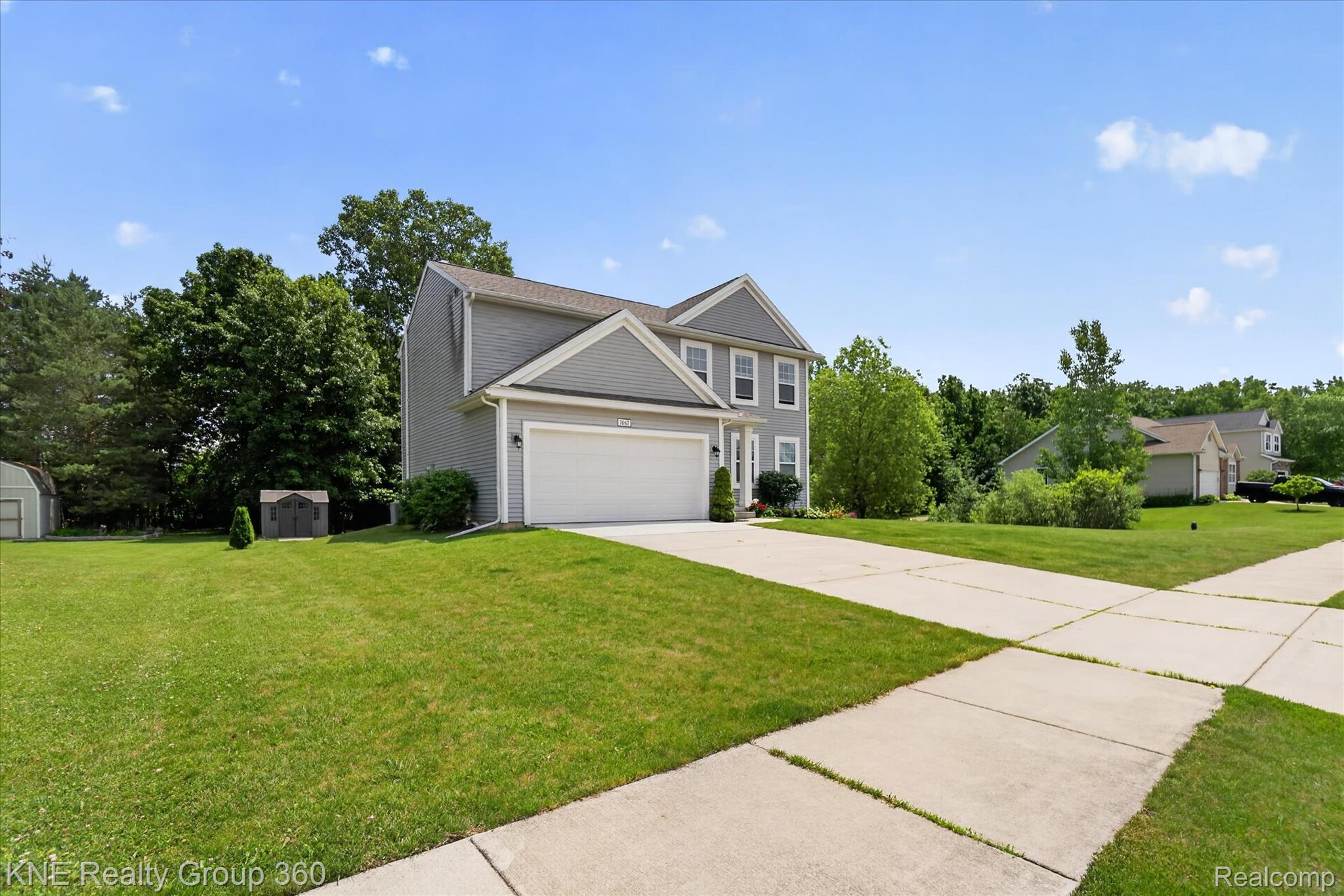 7067 Glenmeadow Court Property Photo 4