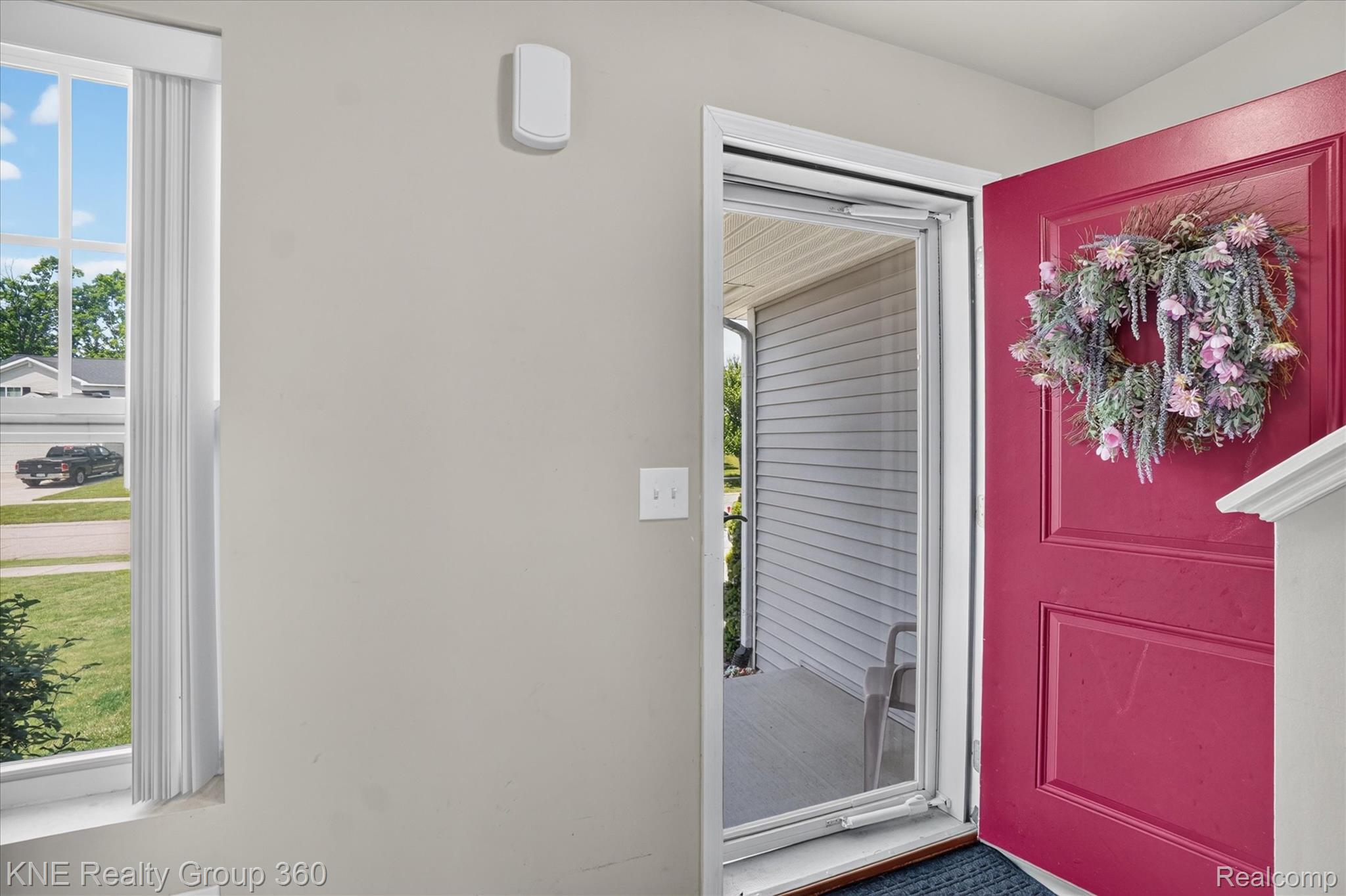 7067 Glenmeadow Court Property Photo 10