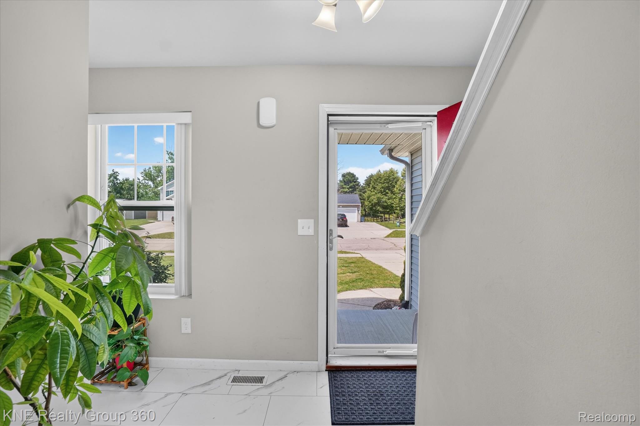 7067 Glenmeadow Court Property Photo 11
