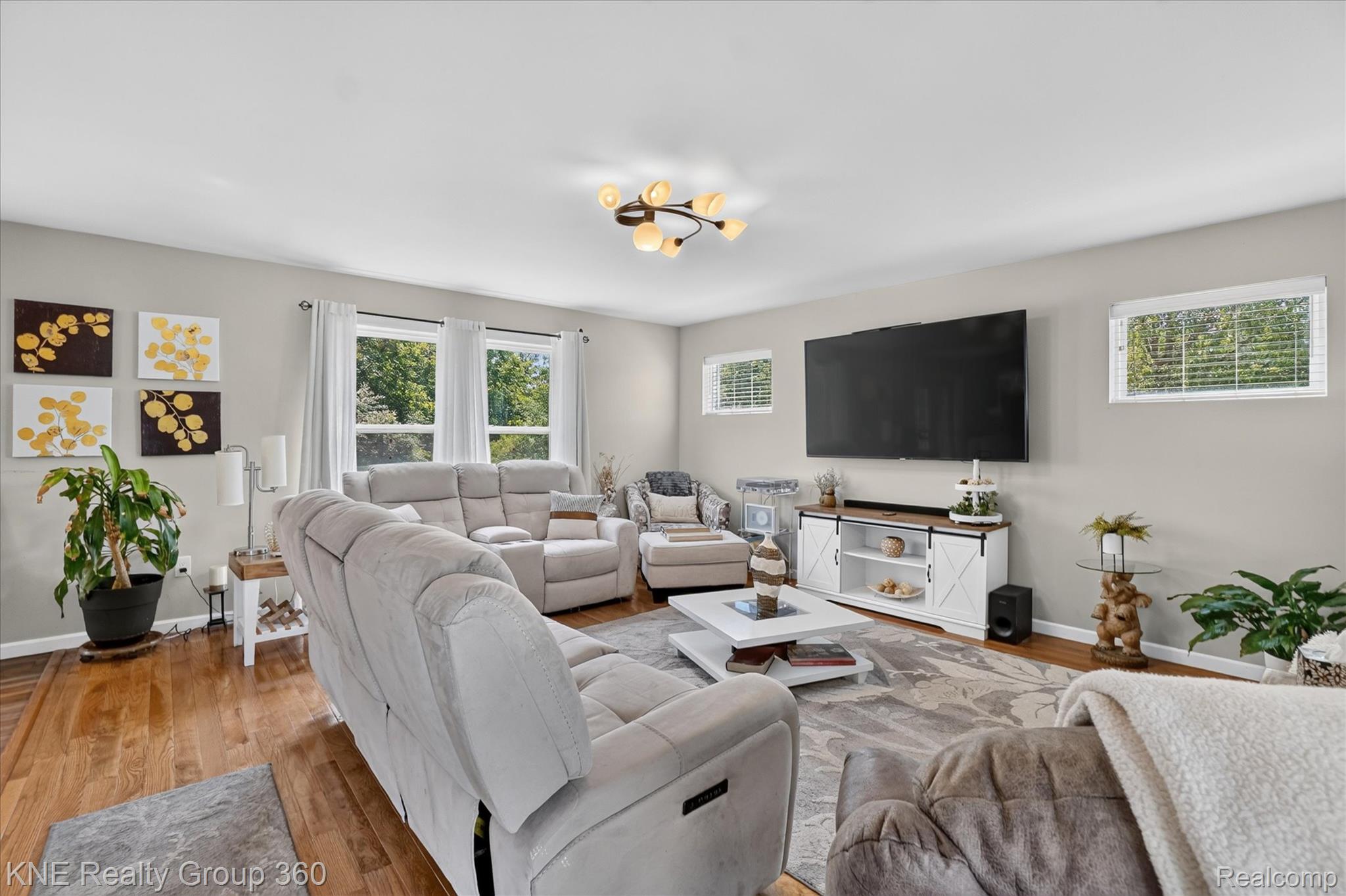 7067 Glenmeadow Court Property Photo 12