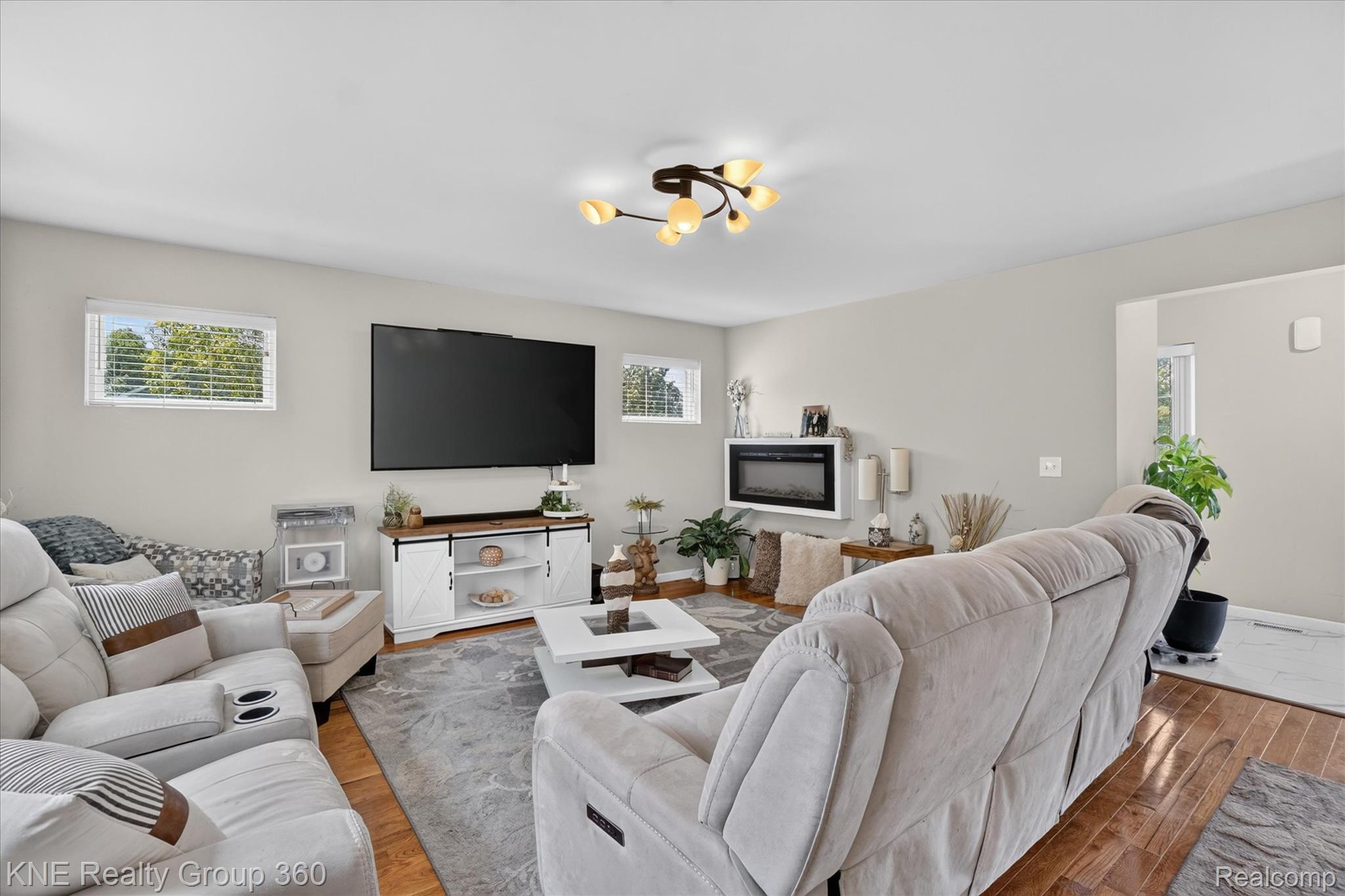 7067 Glenmeadow Court Property Photo 13