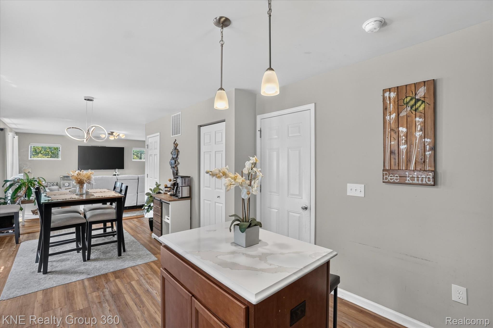 7067 Glenmeadow Court Property Photo 23