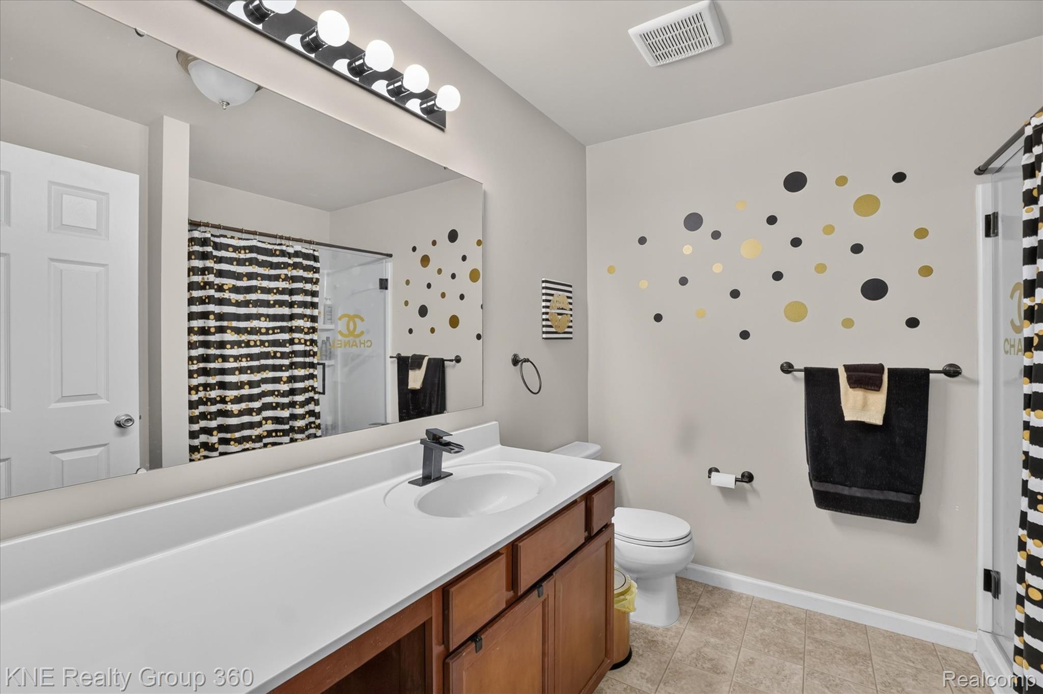 7067 Glenmeadow Court Property Photo 34