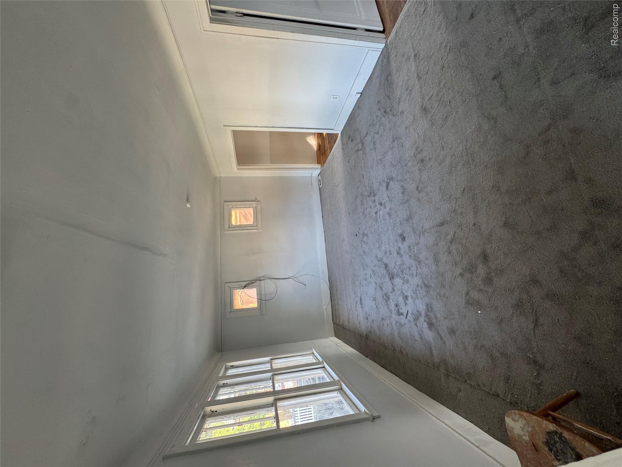11912 Wisconsin Street Property Photo 3