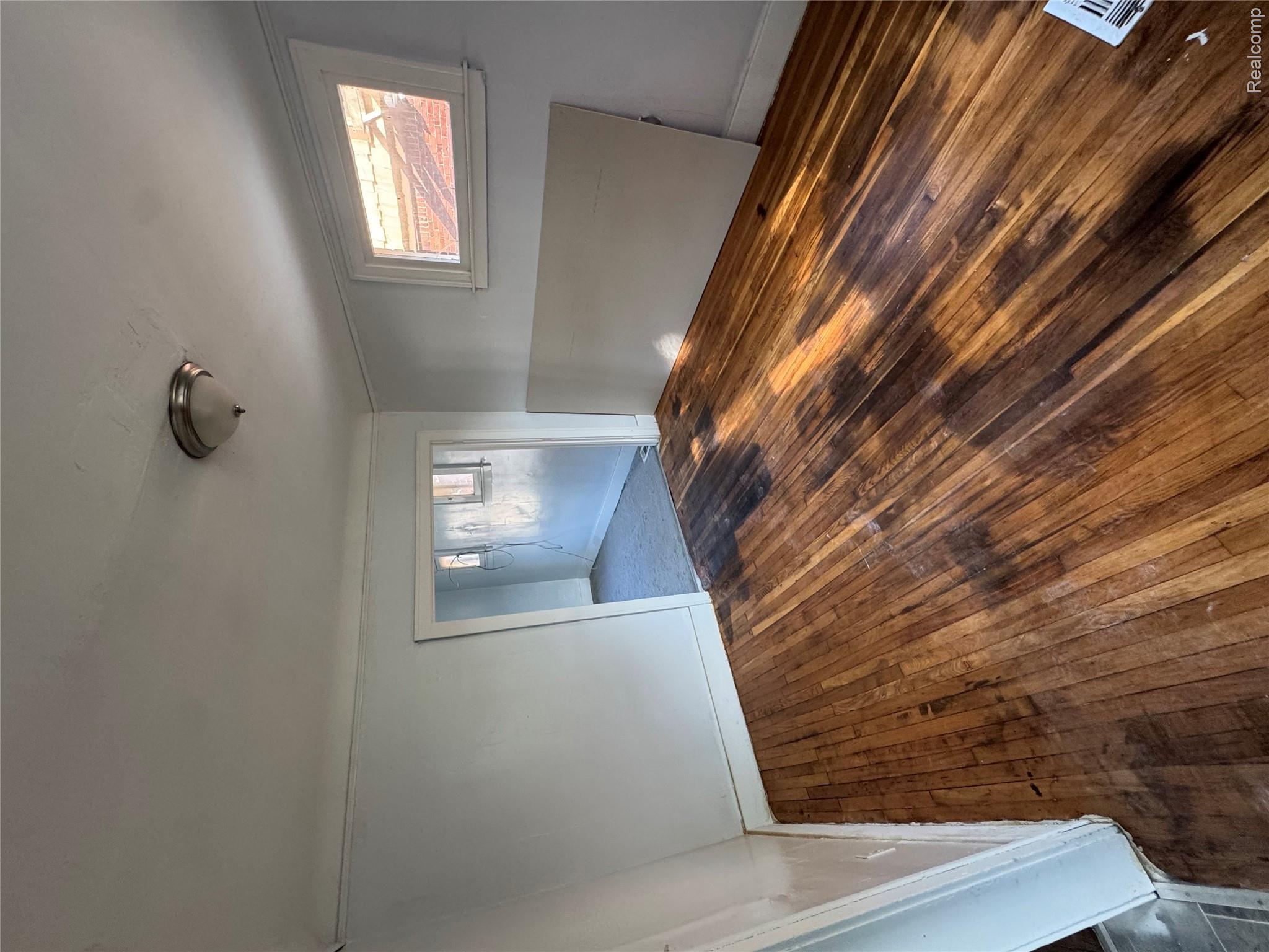 11912 Wisconsin Street Property Photo 5