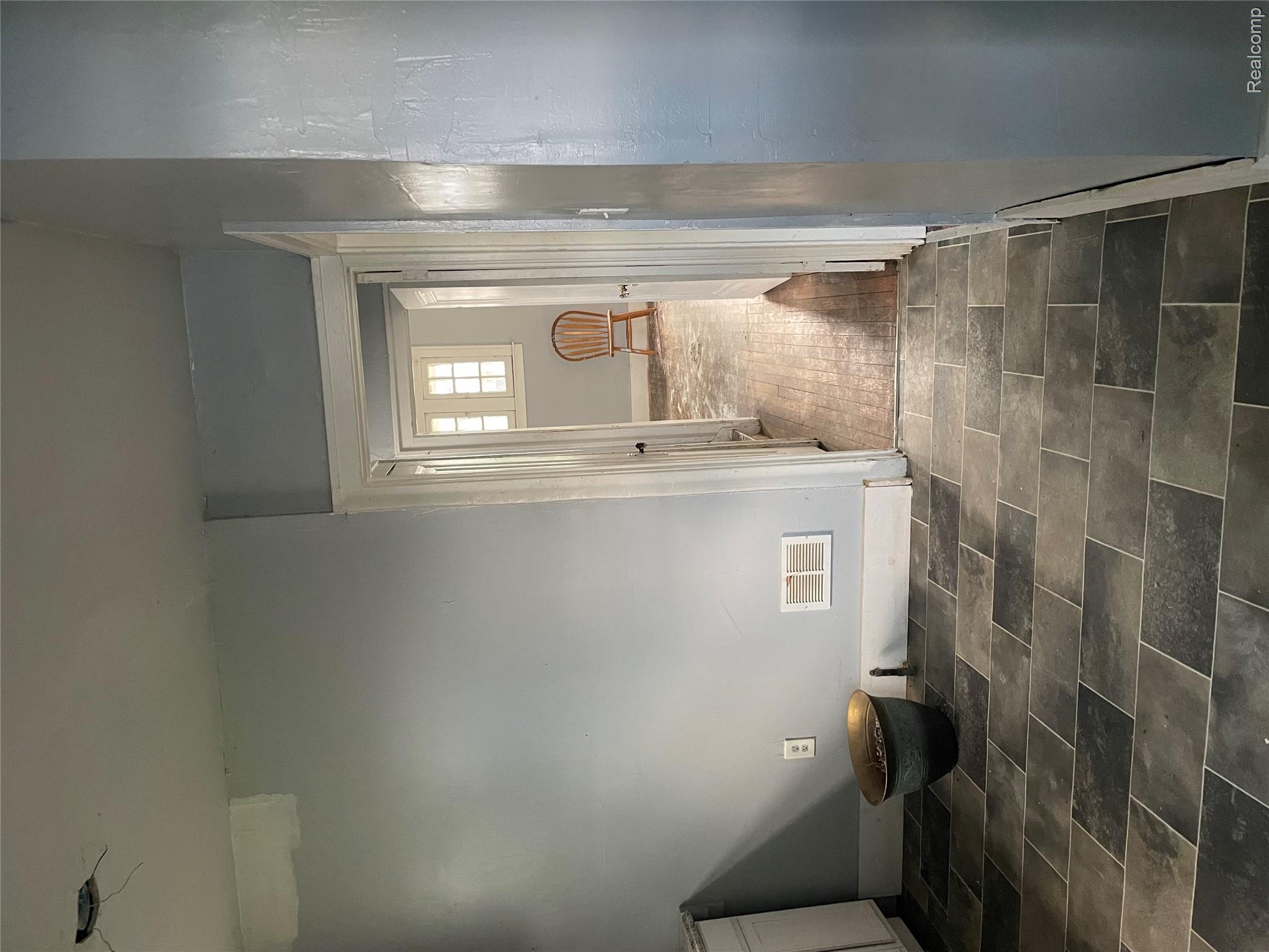 11912 Wisconsin Street Property Photo 9