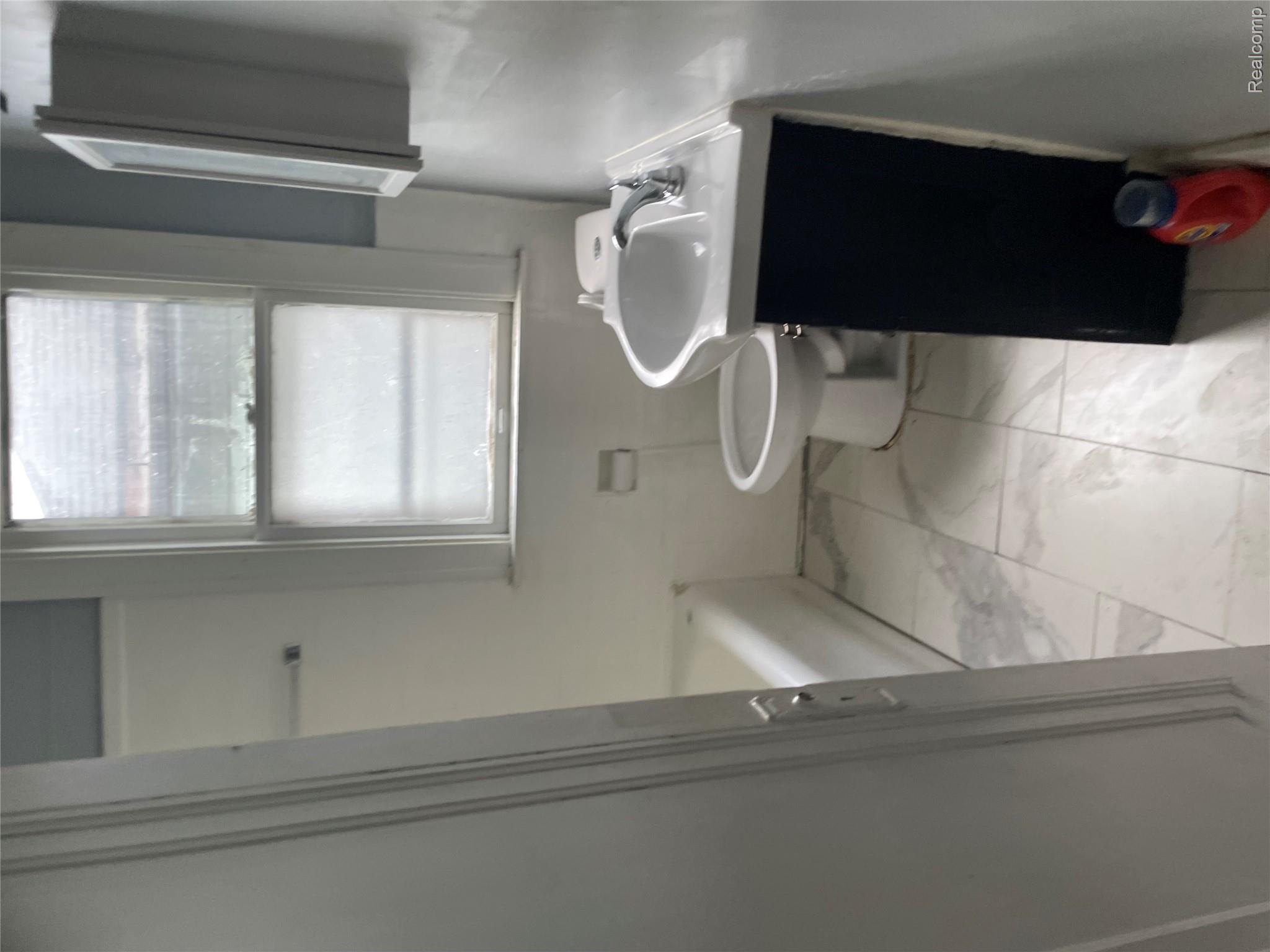 11912 Wisconsin Street Property Photo 12