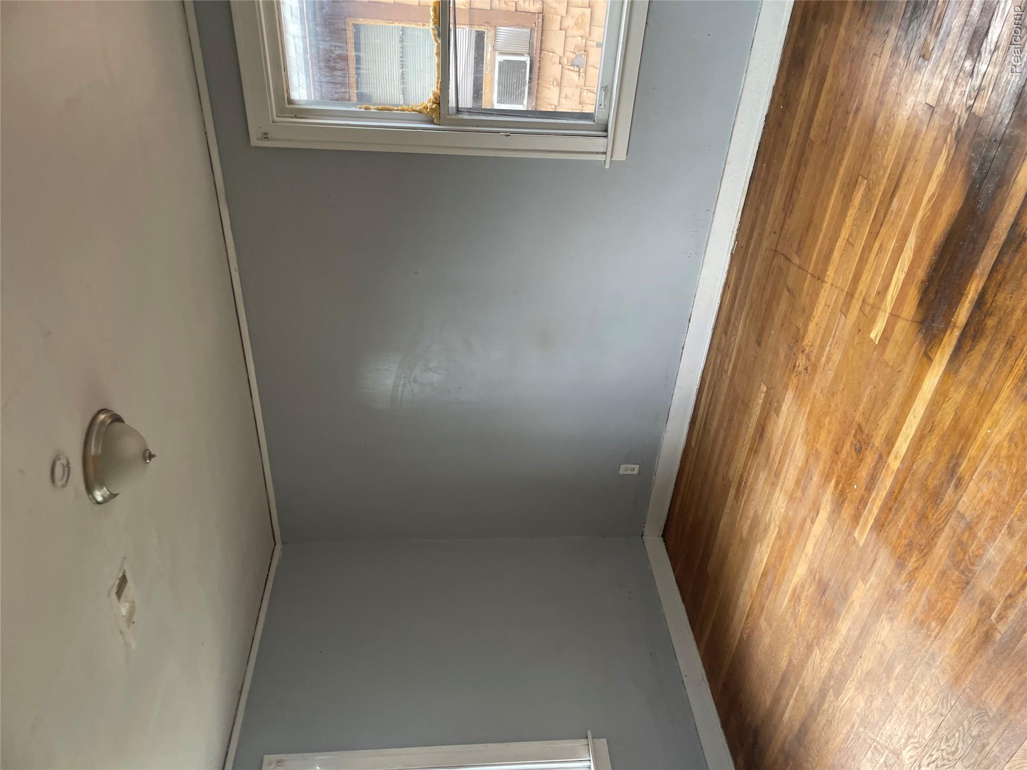 11912 Wisconsin Street Property Photo 17