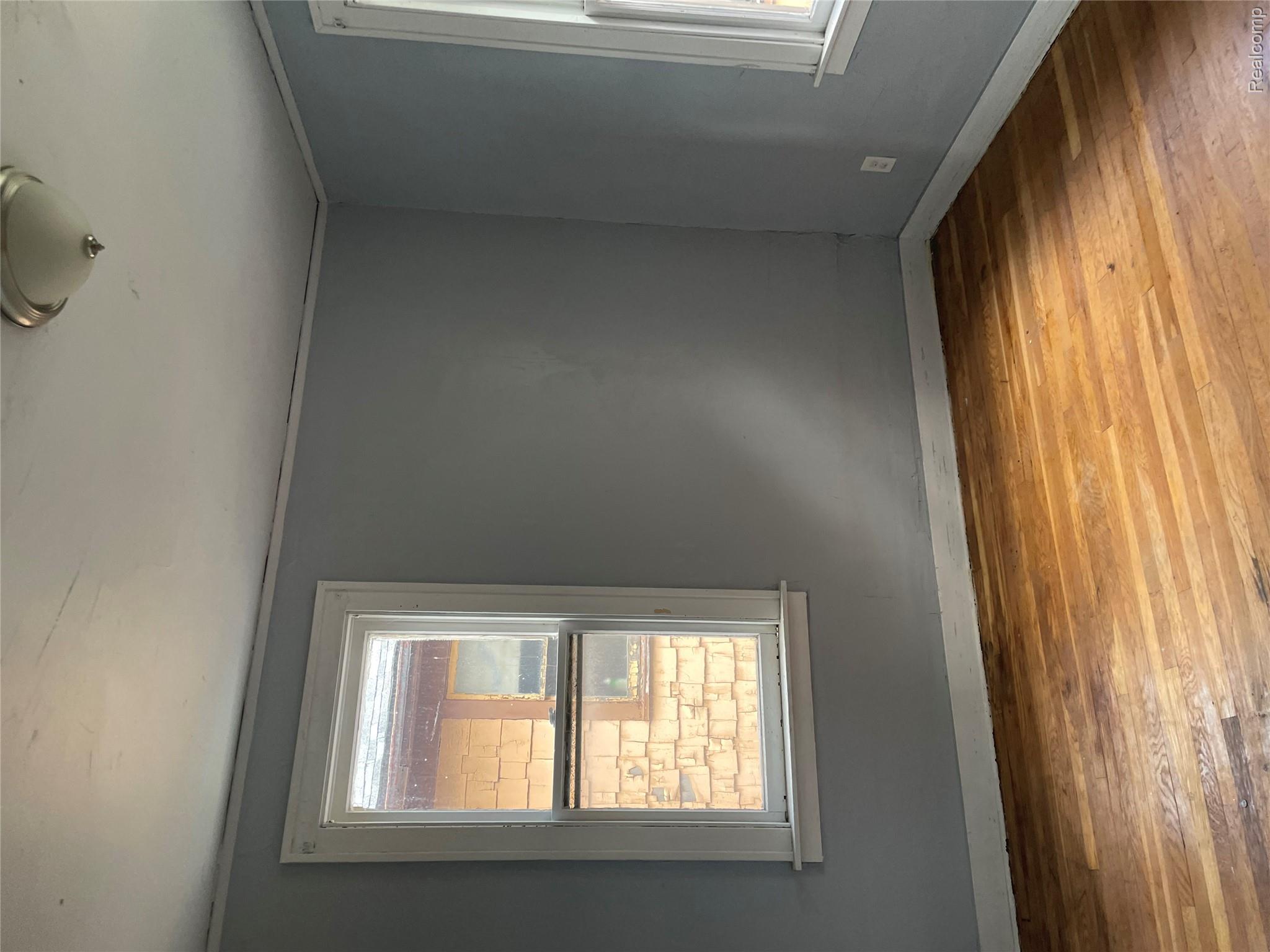 11912 Wisconsin Street Property Photo 18