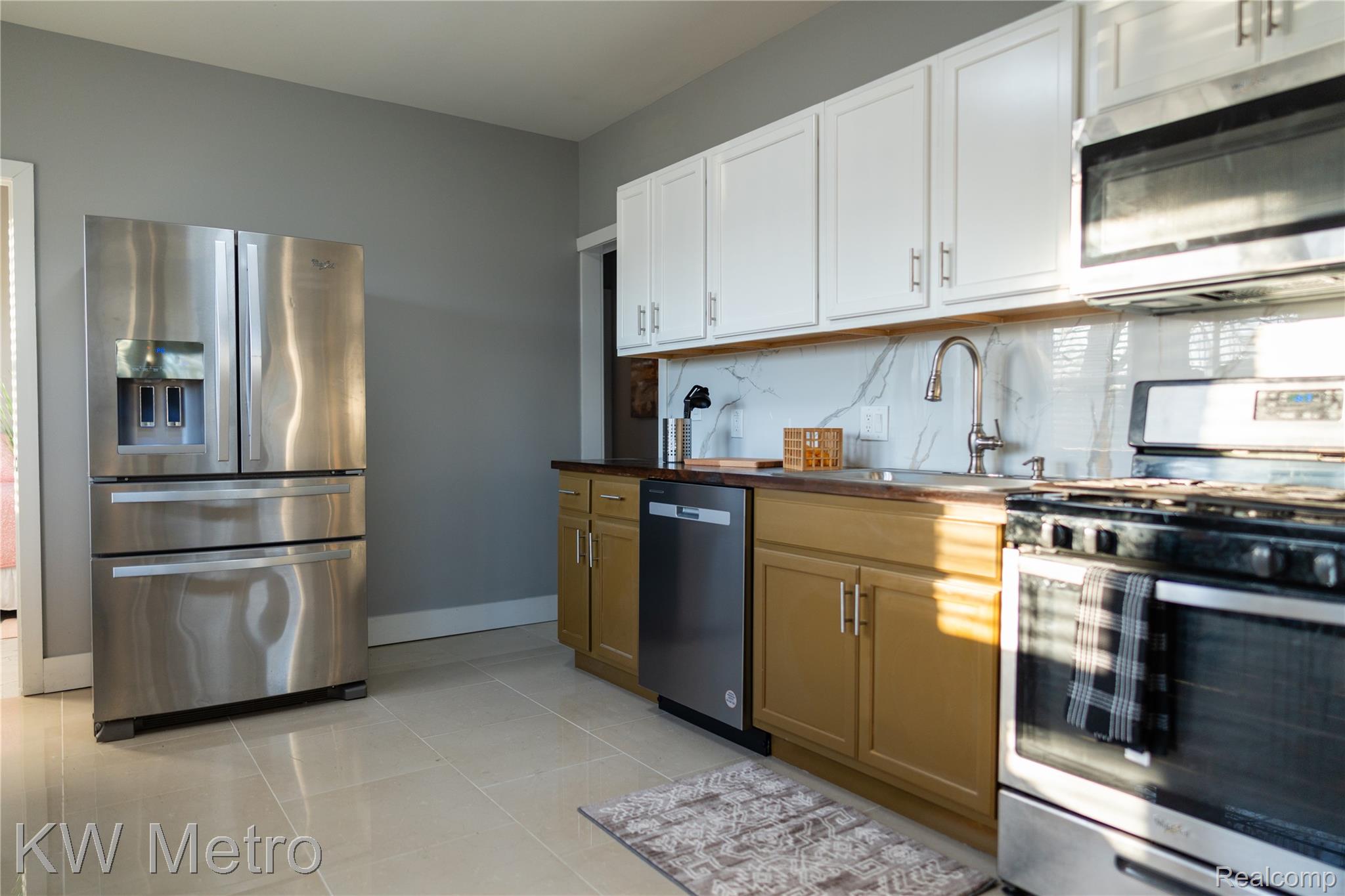 1452 Collingwood Street Property Photo 2