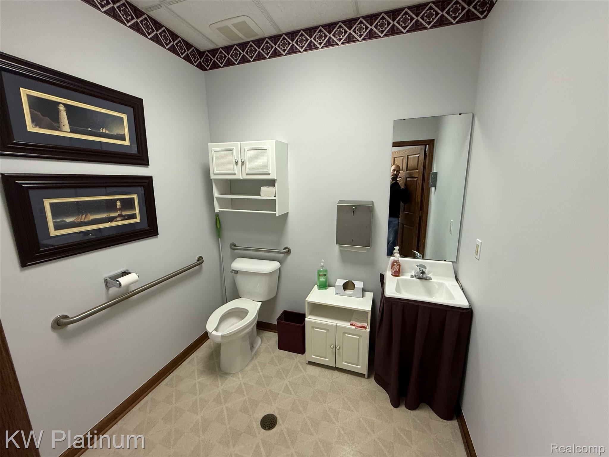975 Fred W Moore Highway Property Photo 11