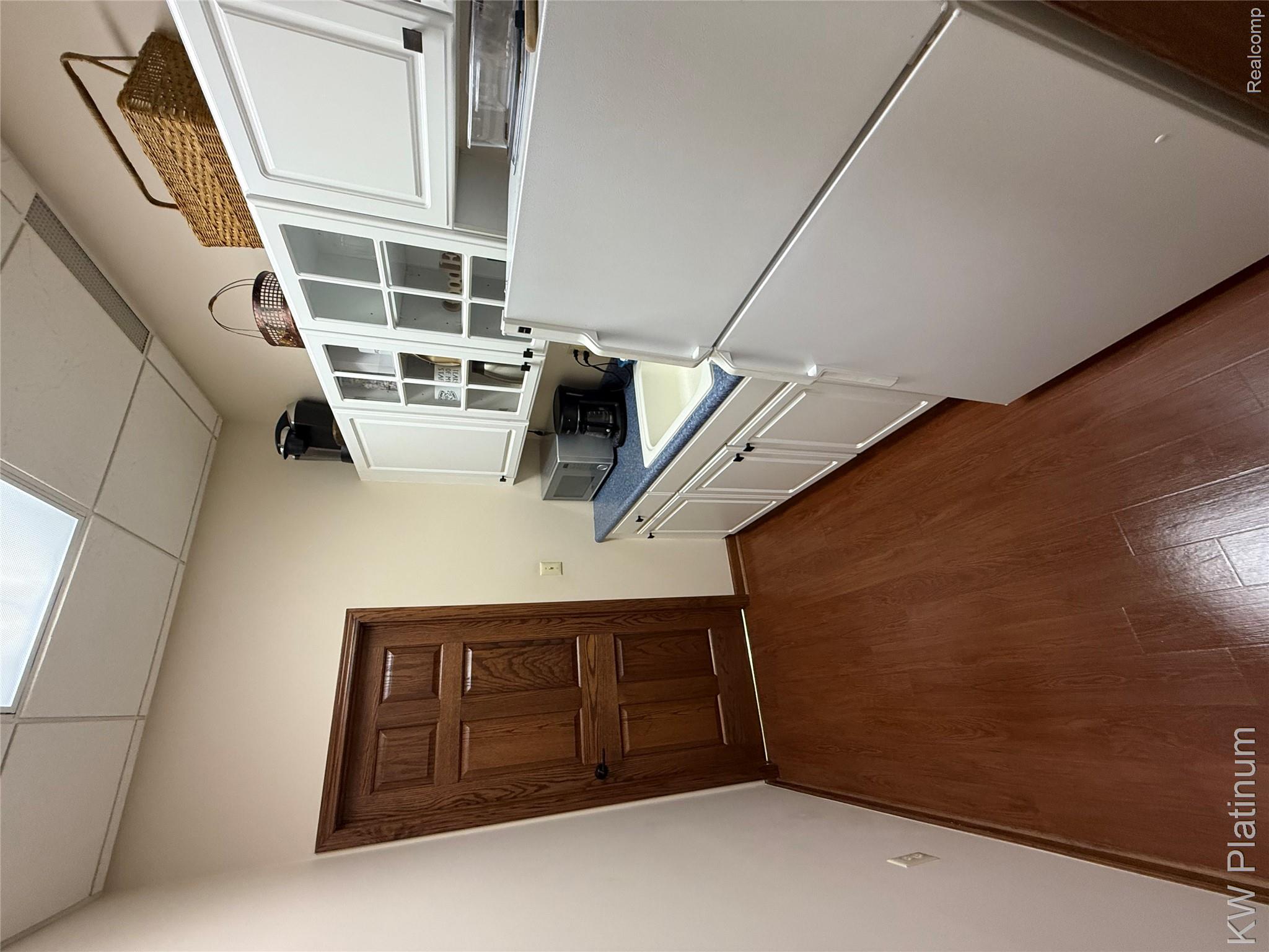 975 Fred W Moore Highway Property Photo 12