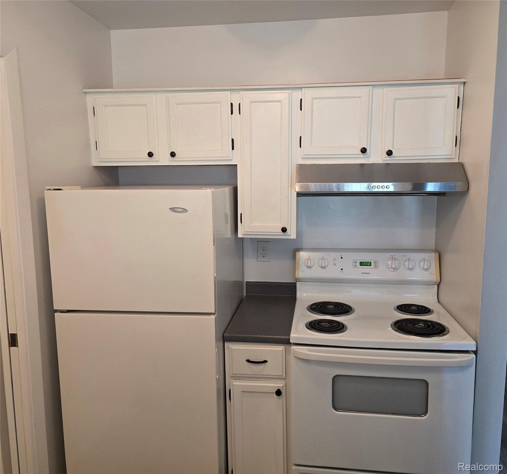 833 Bloomfield Village Boulevard C Property Photo 6