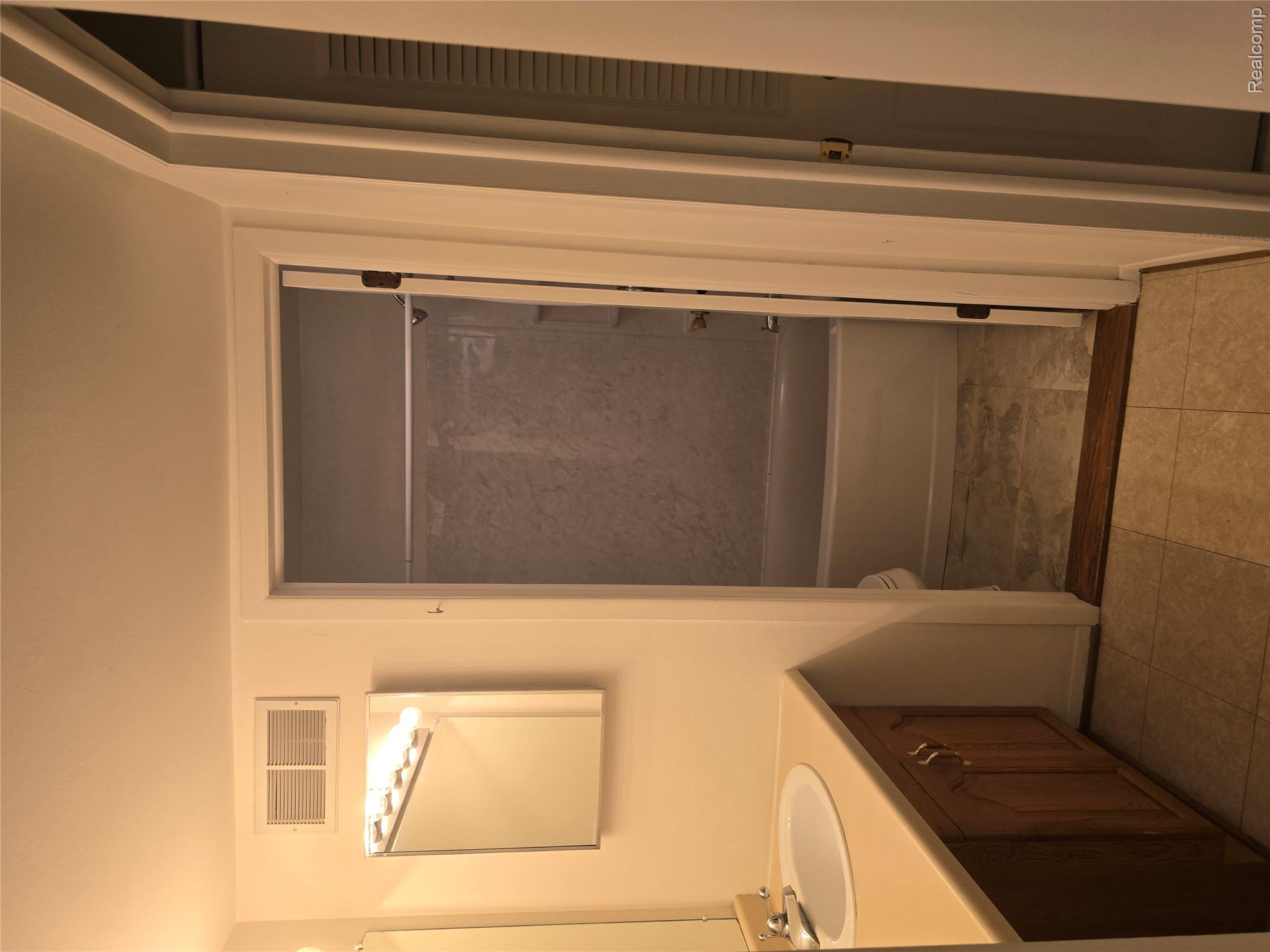 833 Bloomfield Village Boulevard C Property Photo 10
