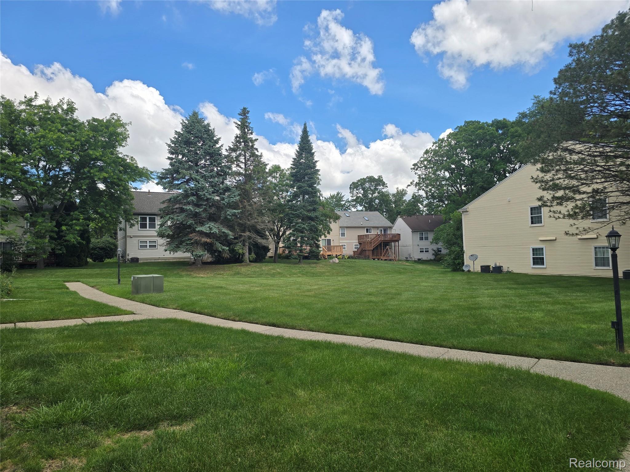 833 Bloomfield Village Boulevard C Property Photo 12