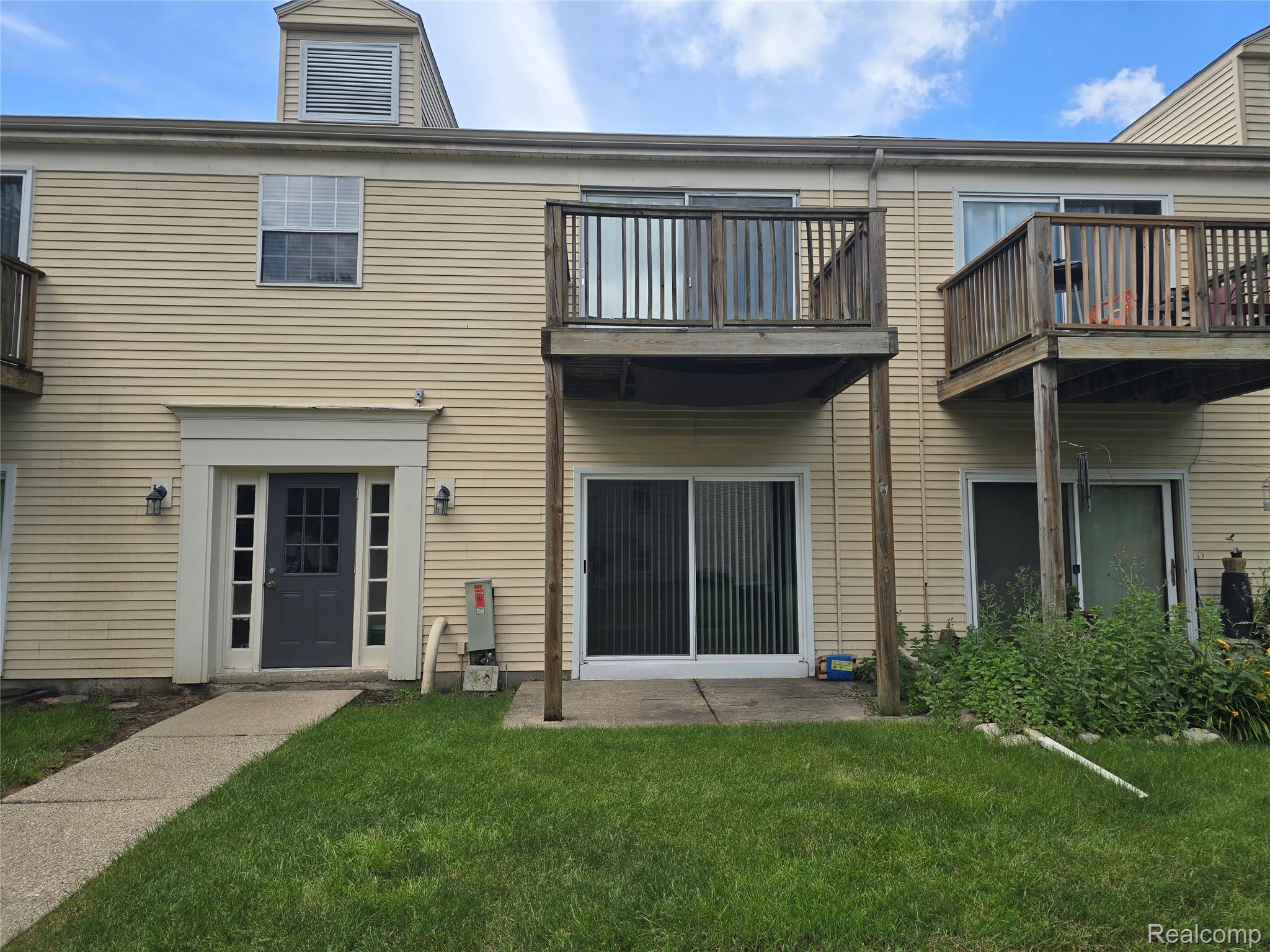 833 Bloomfield Village Boulevard C Property Photo 13