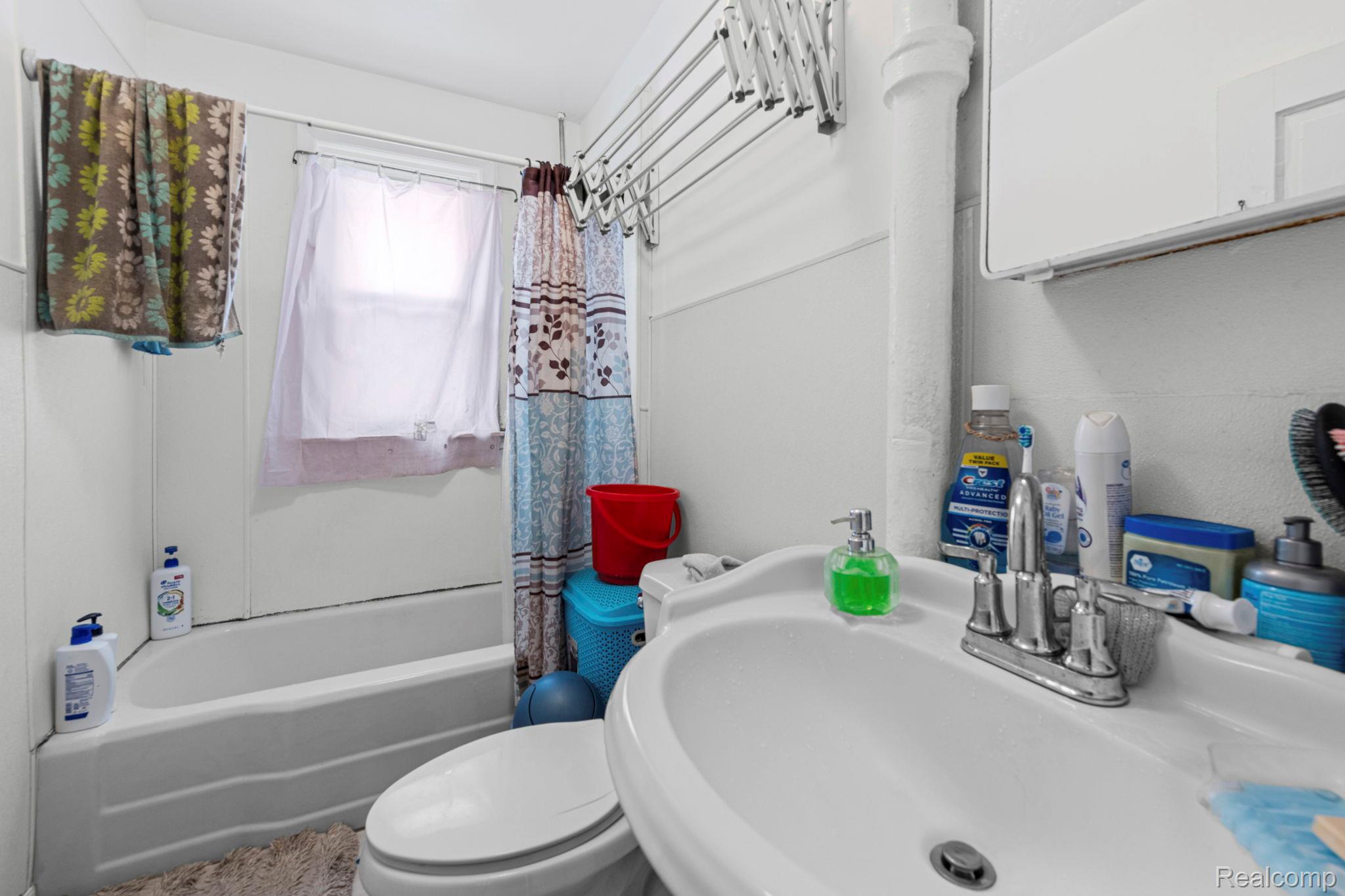 3899 Trowbridge Street Property Photo 10