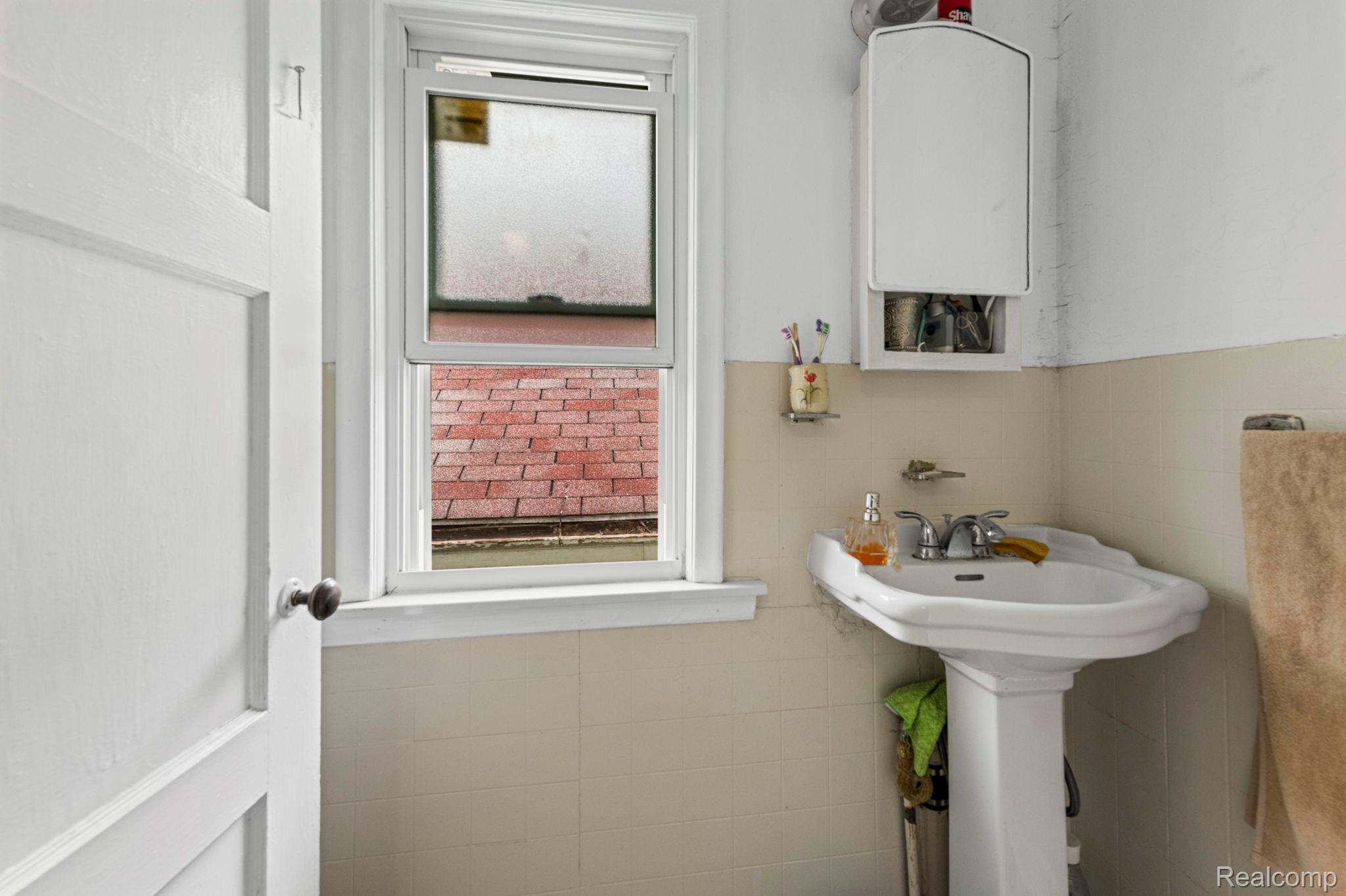 3899 Trowbridge Street Property Photo 14