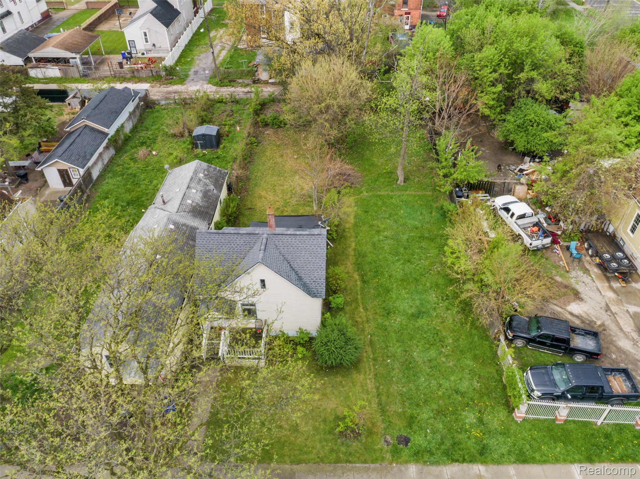 2105 25th Street Property Photo 2
