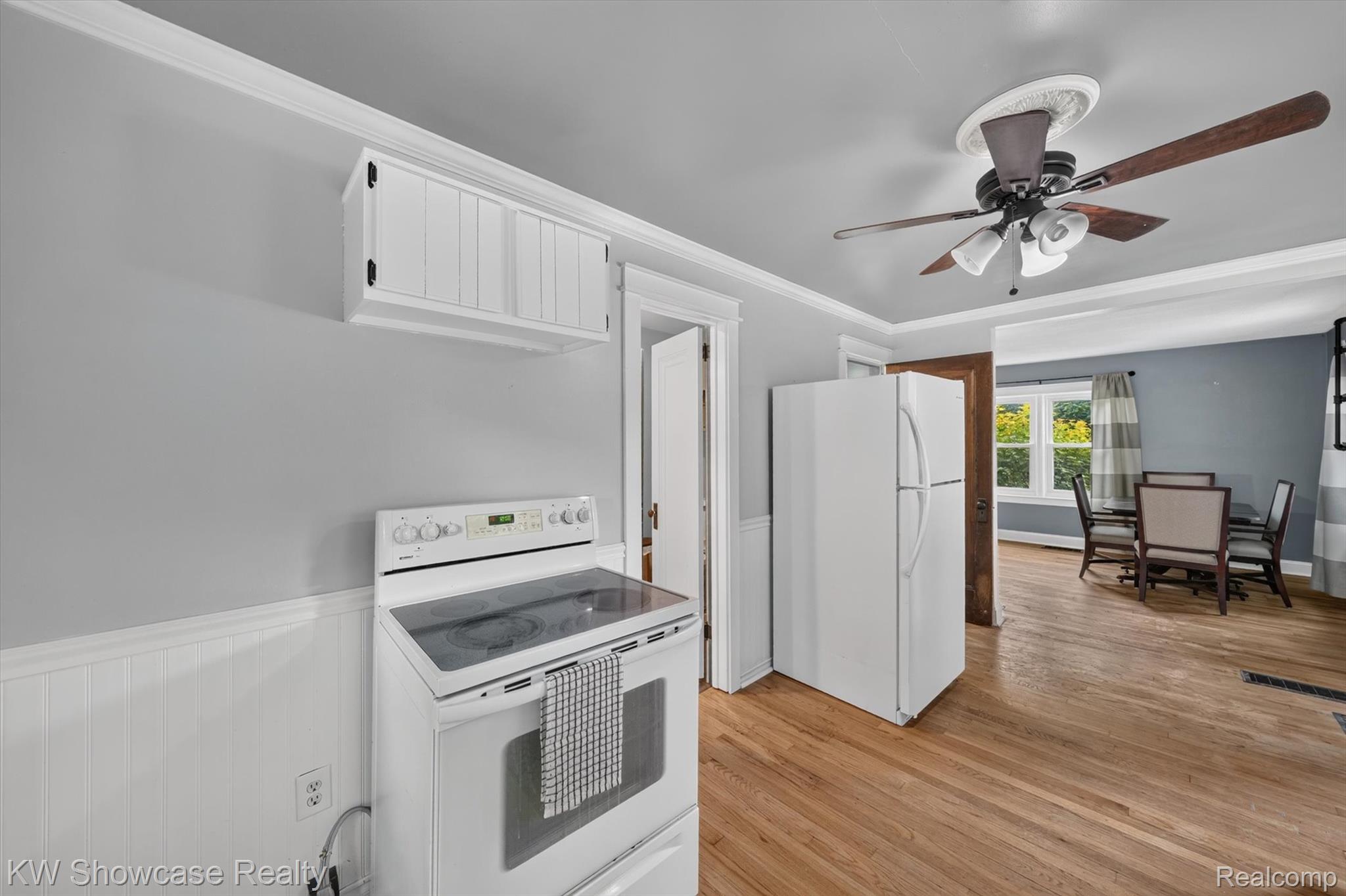 407 Broadway Property Photo 15