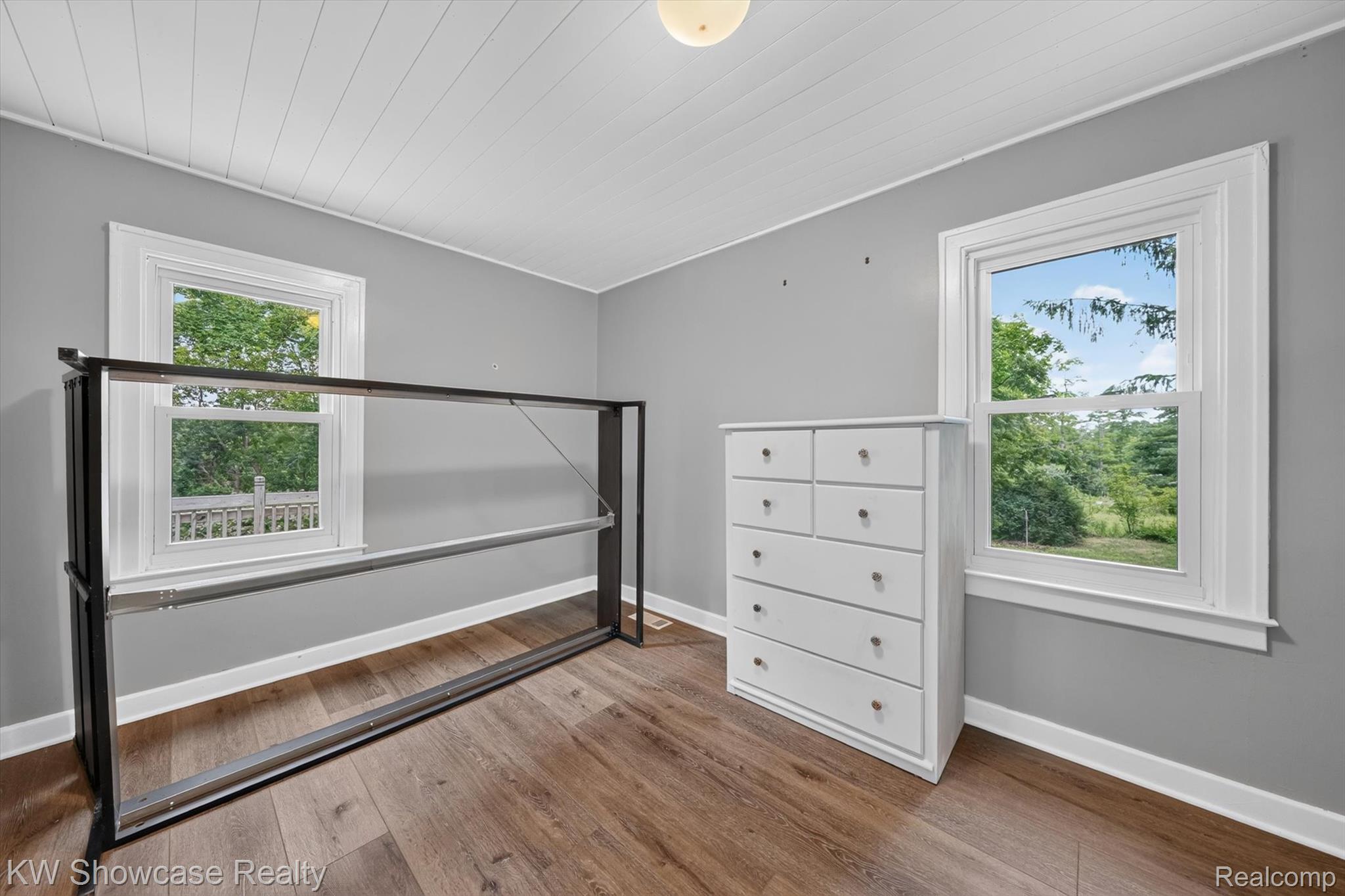 407 Broadway Property Photo 18