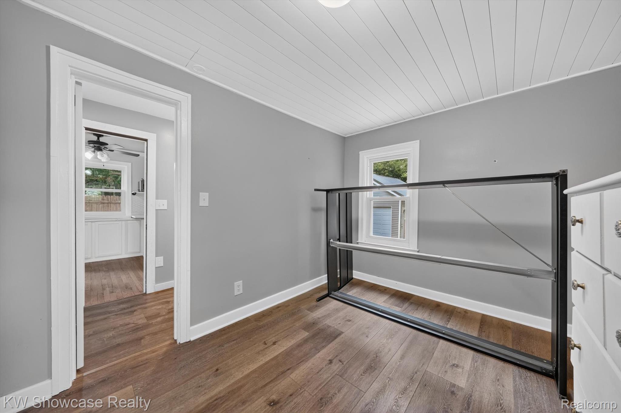 407 Broadway Property Photo 19