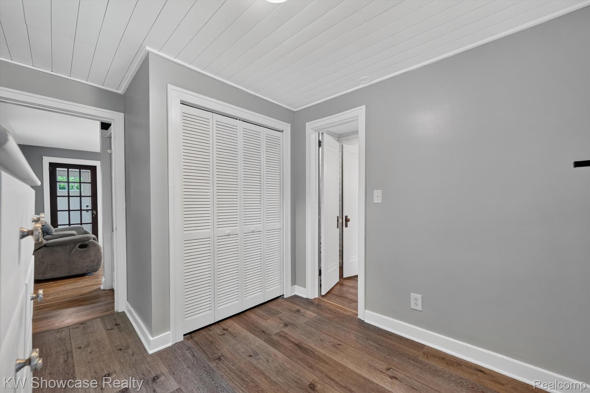 407 Broadway Property Photo 20