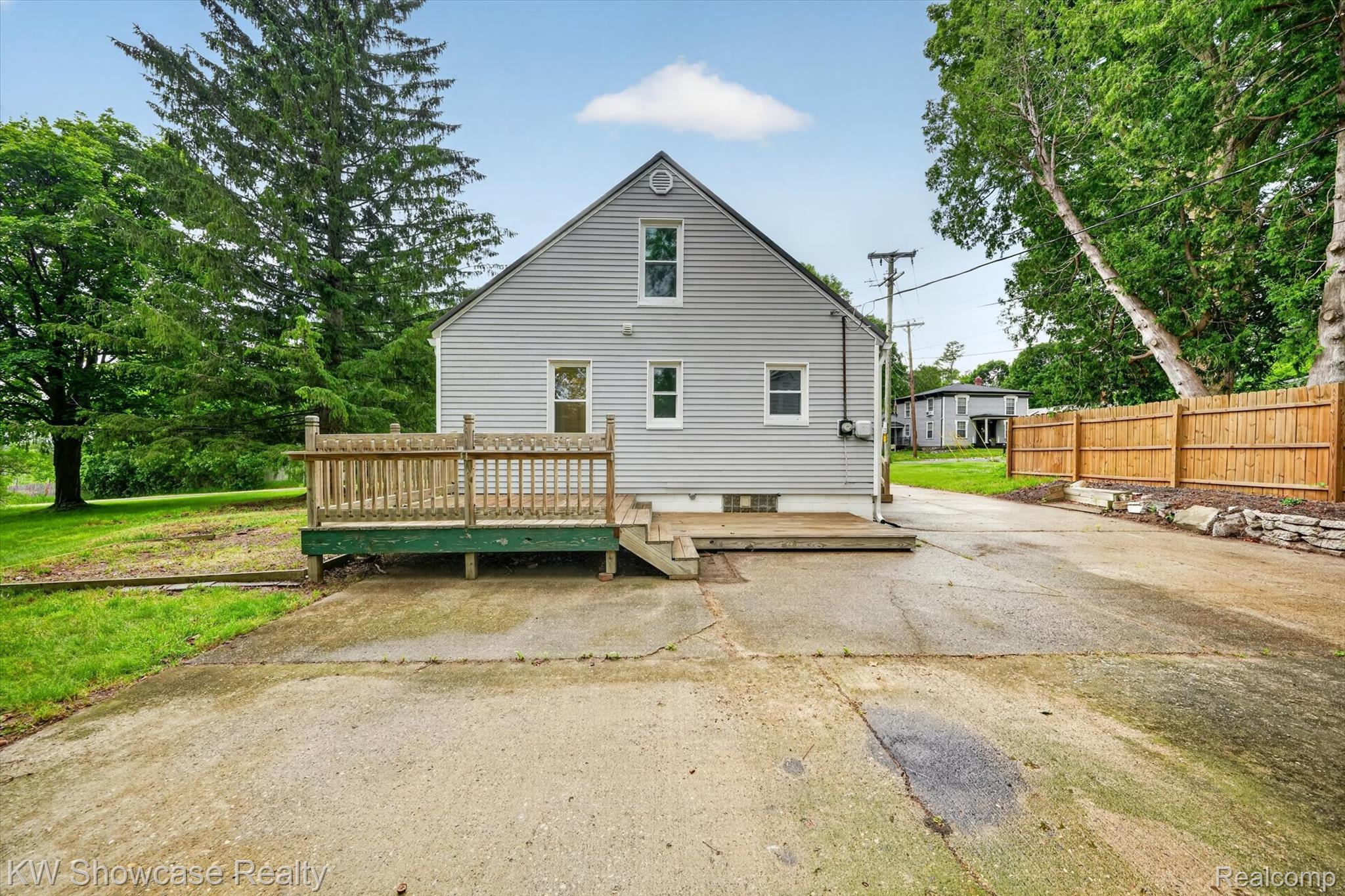 407 Broadway Property Photo 29