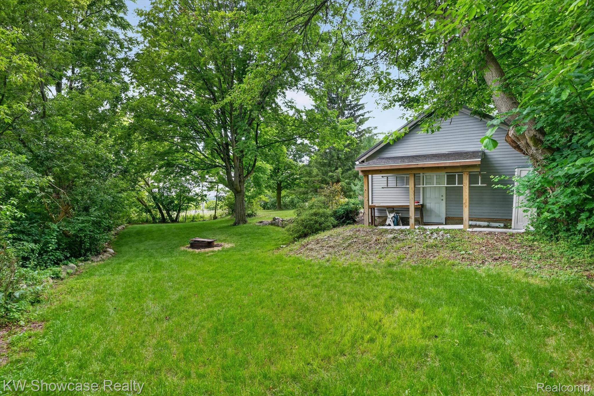 407 Broadway Property Photo 31