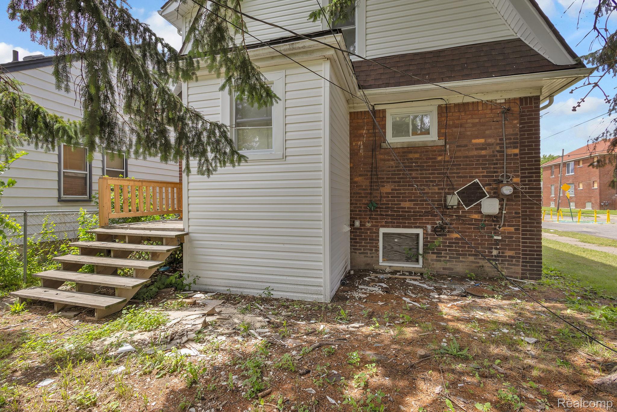 12796 Cherrylawn Street Property Photo 6
