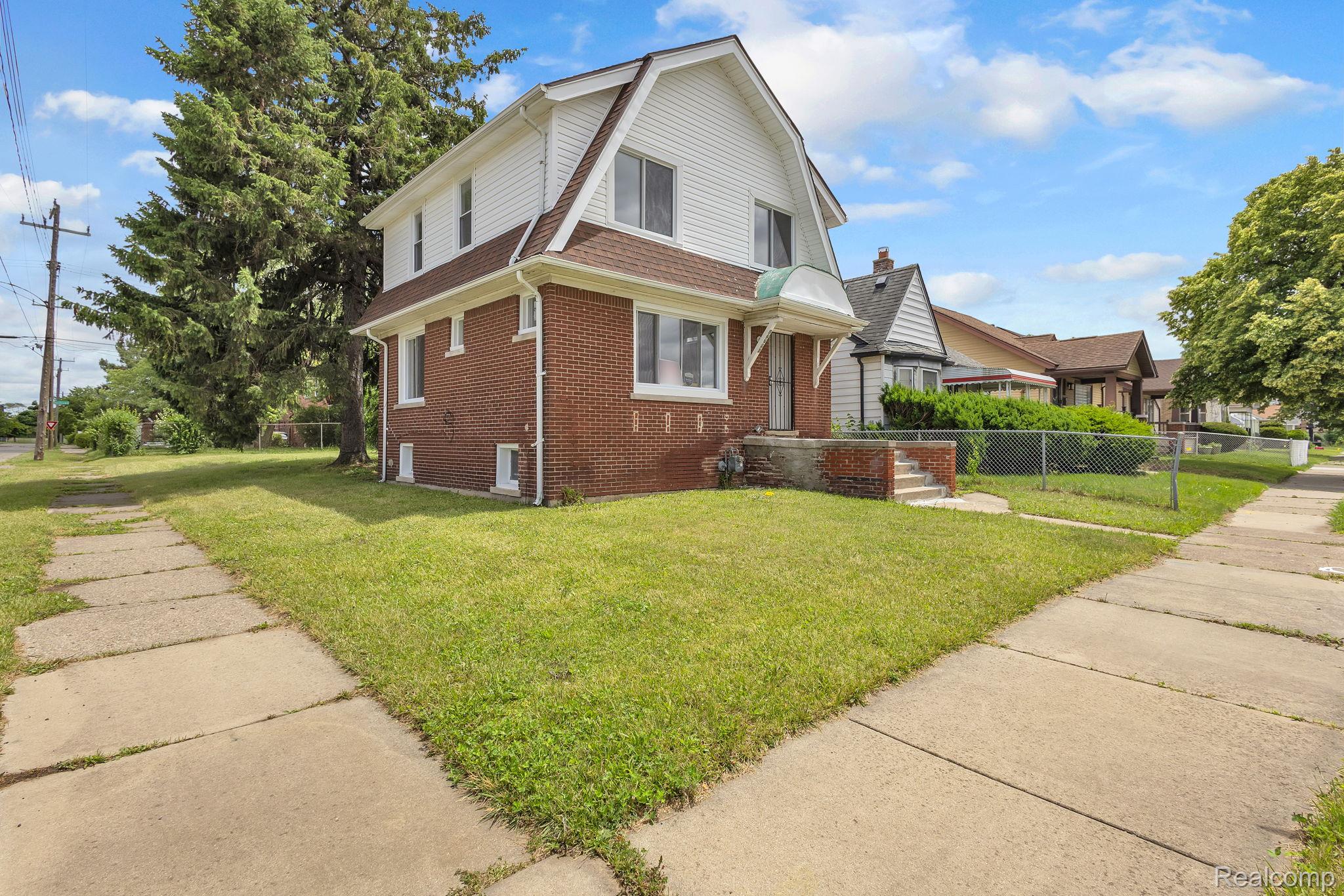 12796 Cherrylawn Street Property Photo 8