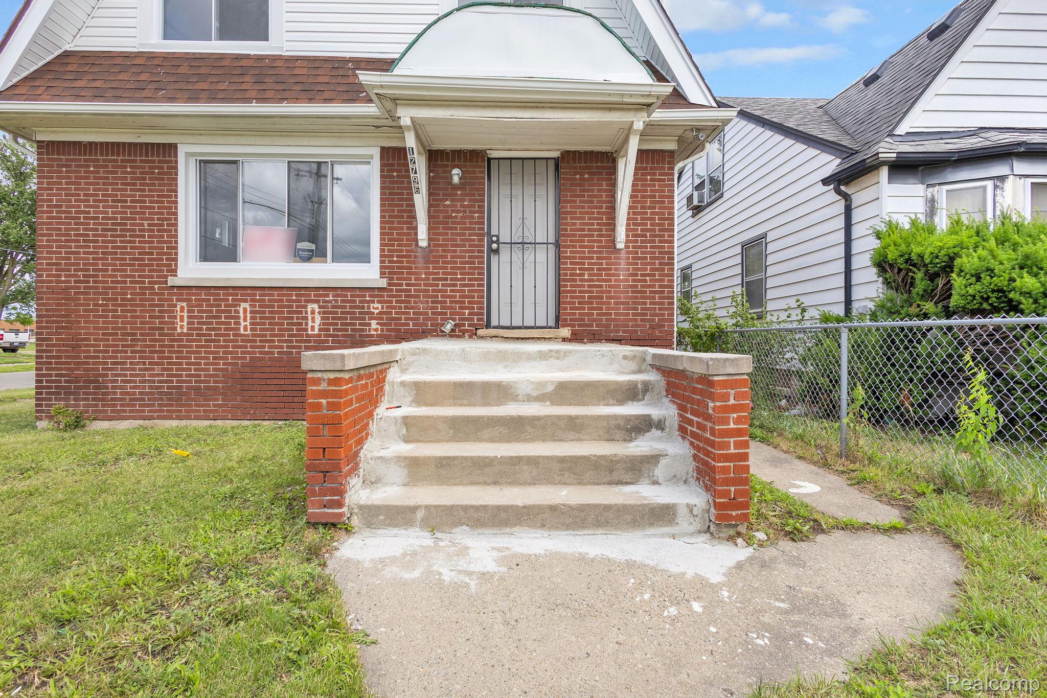 12796 Cherrylawn Street Property Photo 9