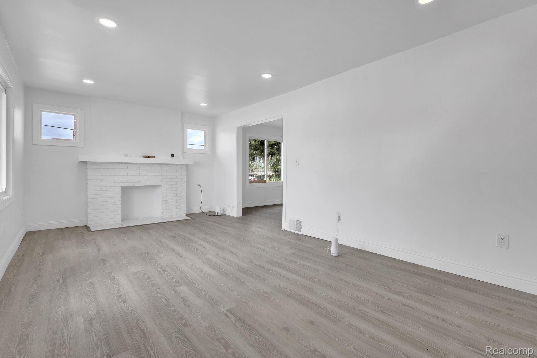 12796 Cherrylawn Street Property Photo 10