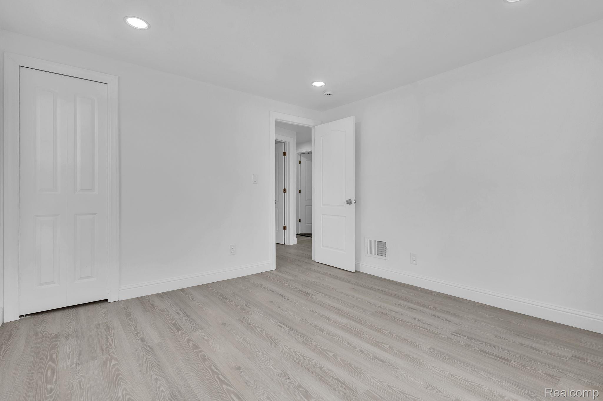 12796 Cherrylawn Street Property Photo 21