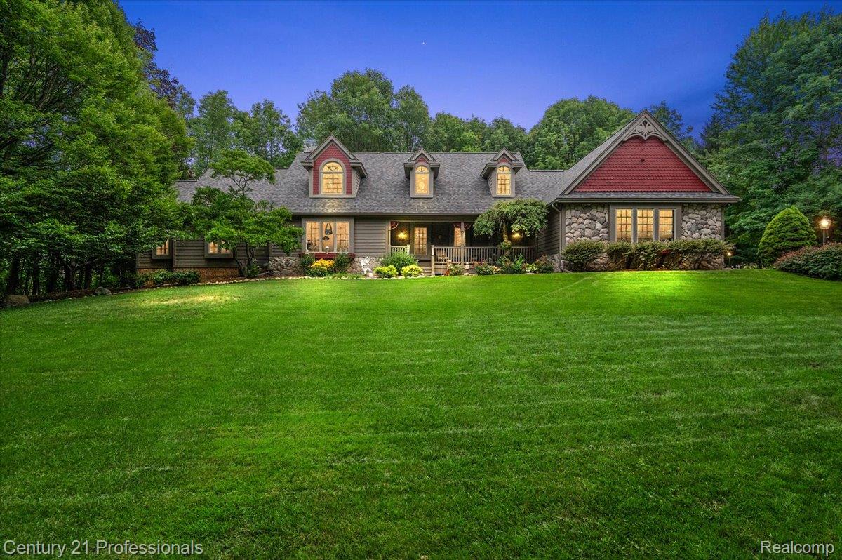 9200 Fox Hollow Road Property Photo 2