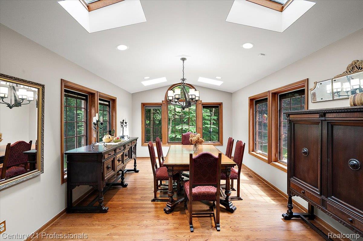 9200 Fox Hollow Road Property Photo 8