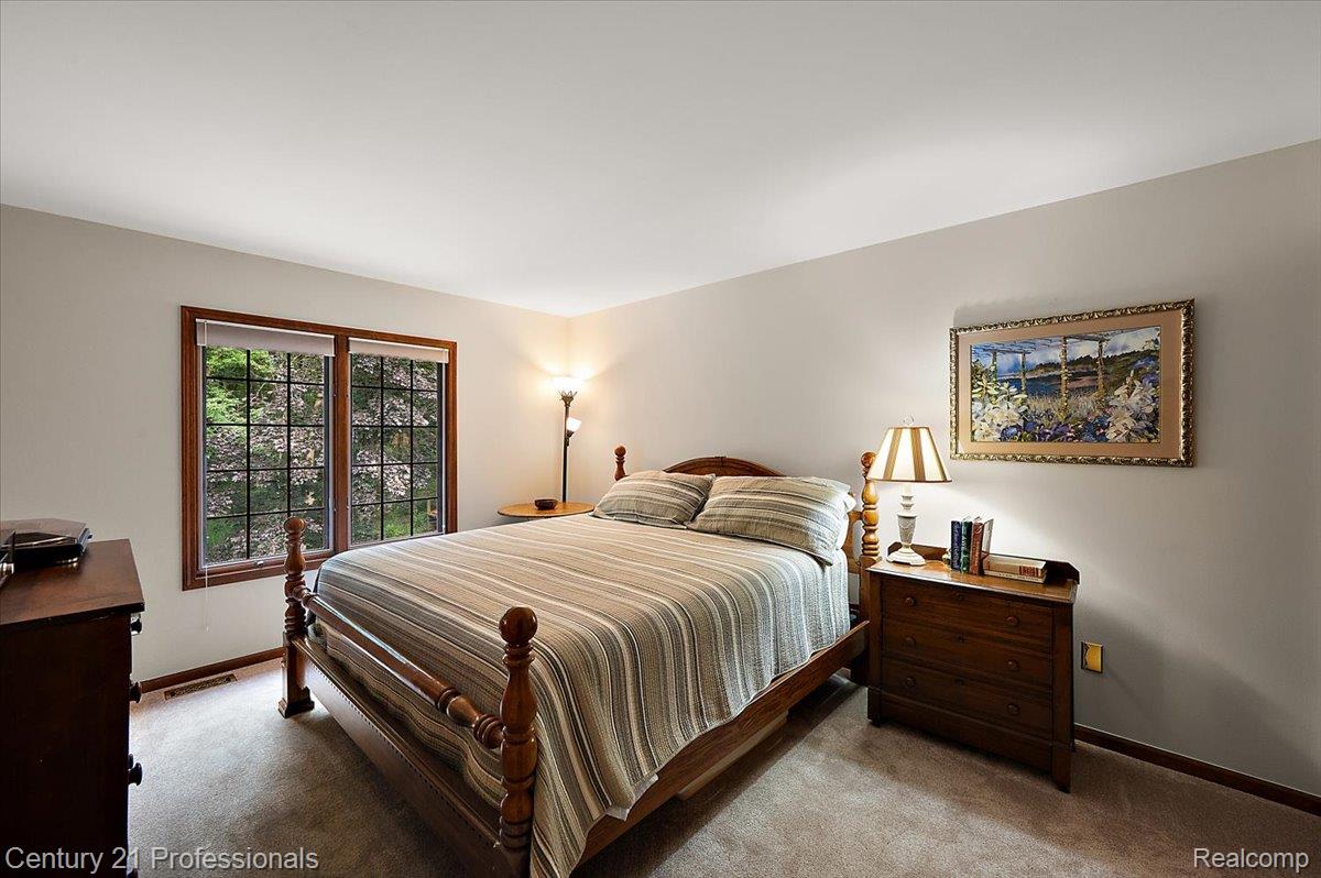 9200 Fox Hollow Road Property Photo 22
