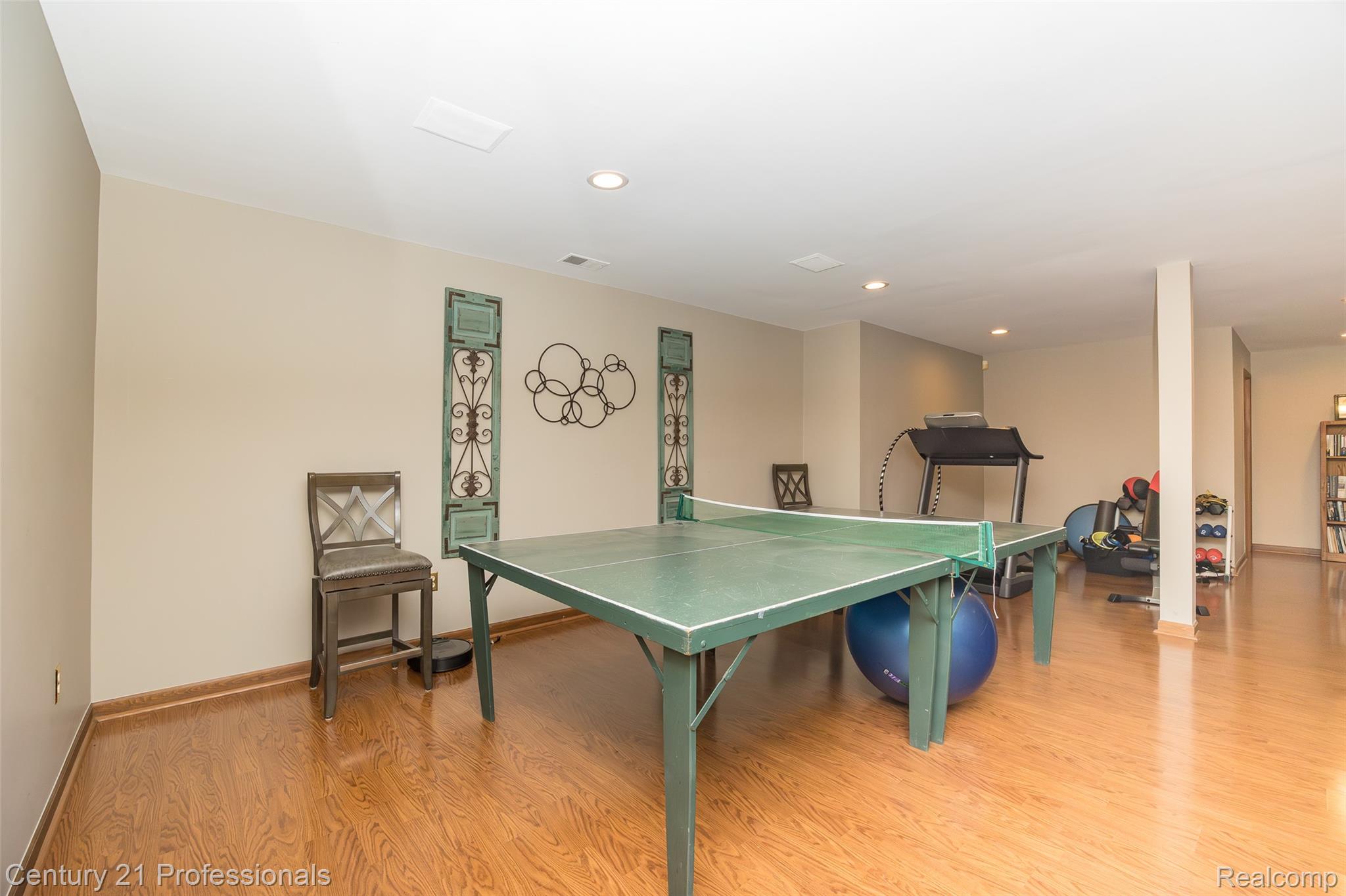 9200 Fox Hollow Road Property Photo 34