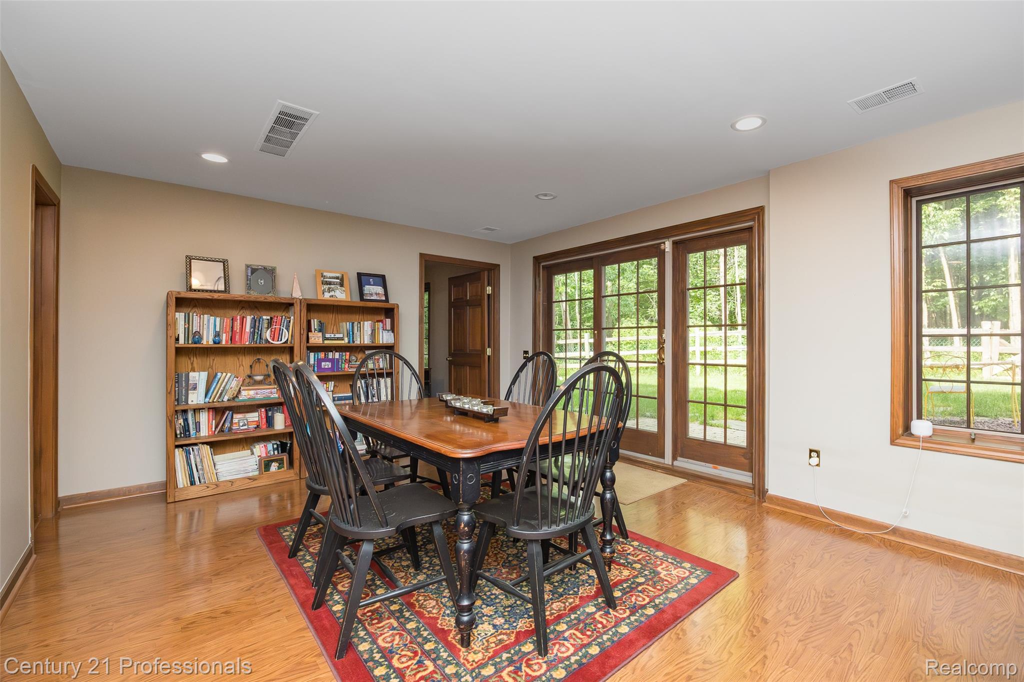 9200 Fox Hollow Road Property Photo 35