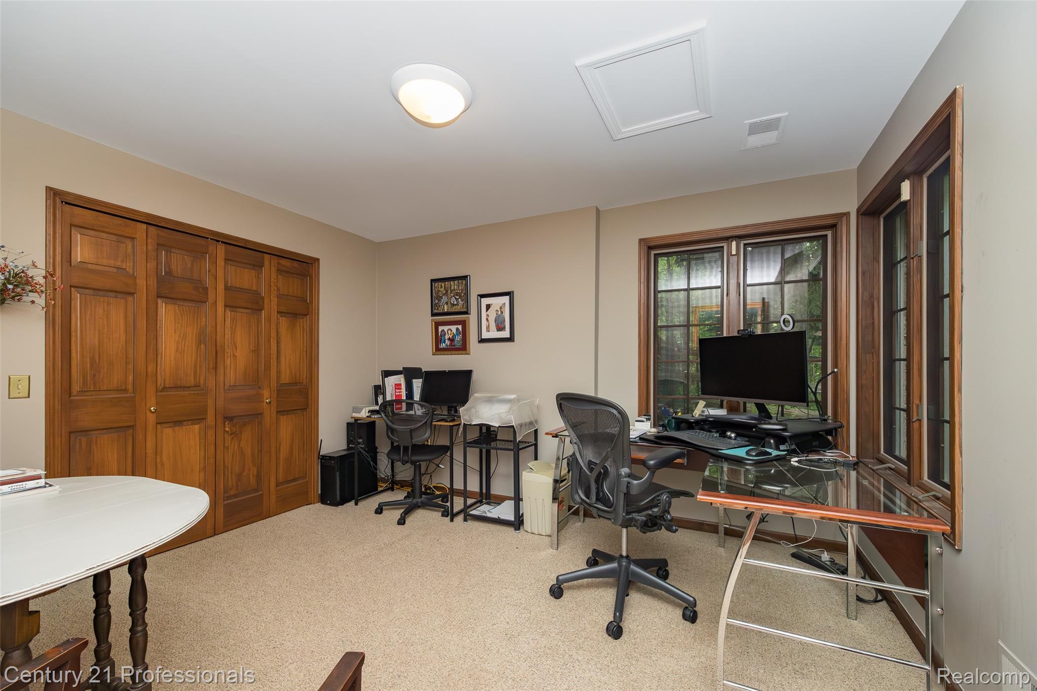 9200 Fox Hollow Road Property Photo 37