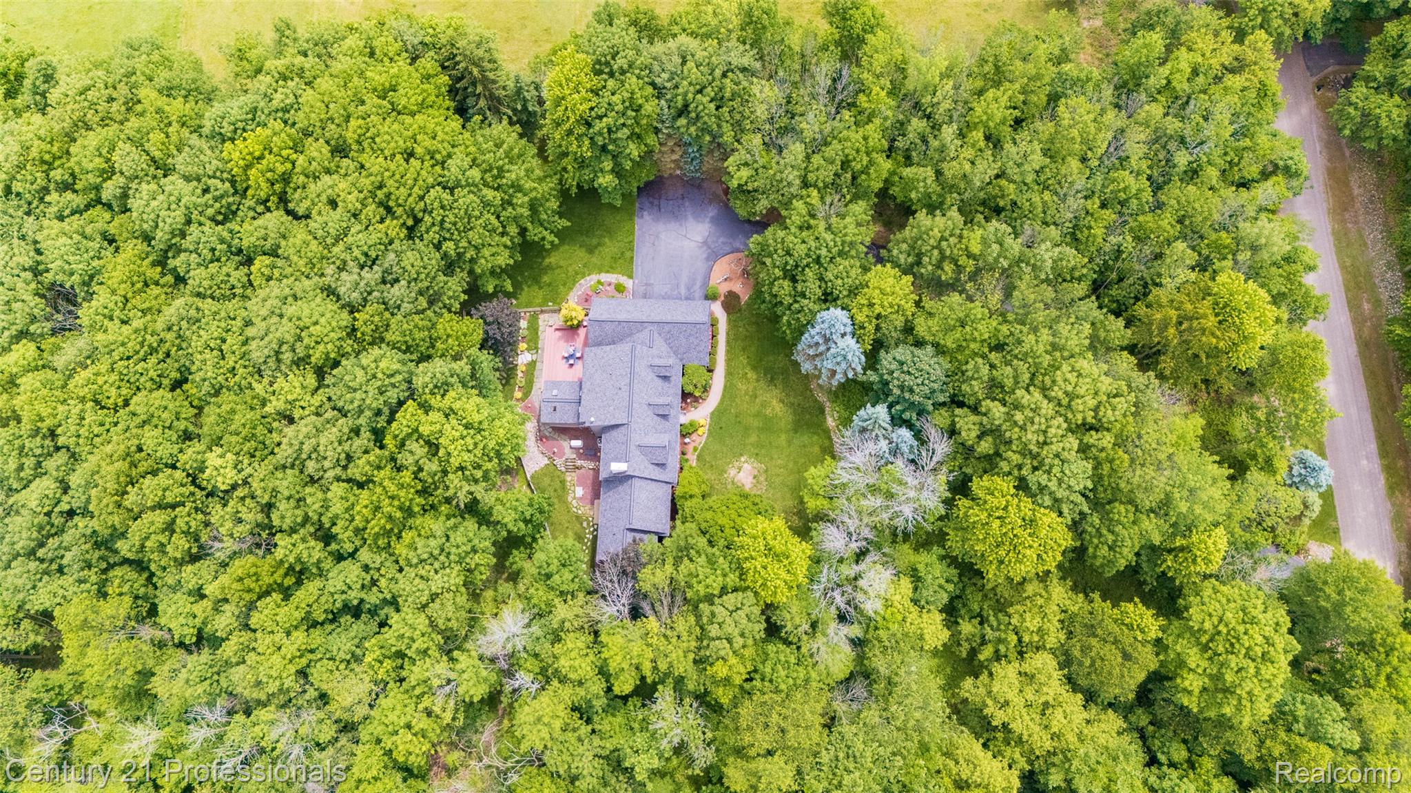 9200 Fox Hollow Road Property Photo 43