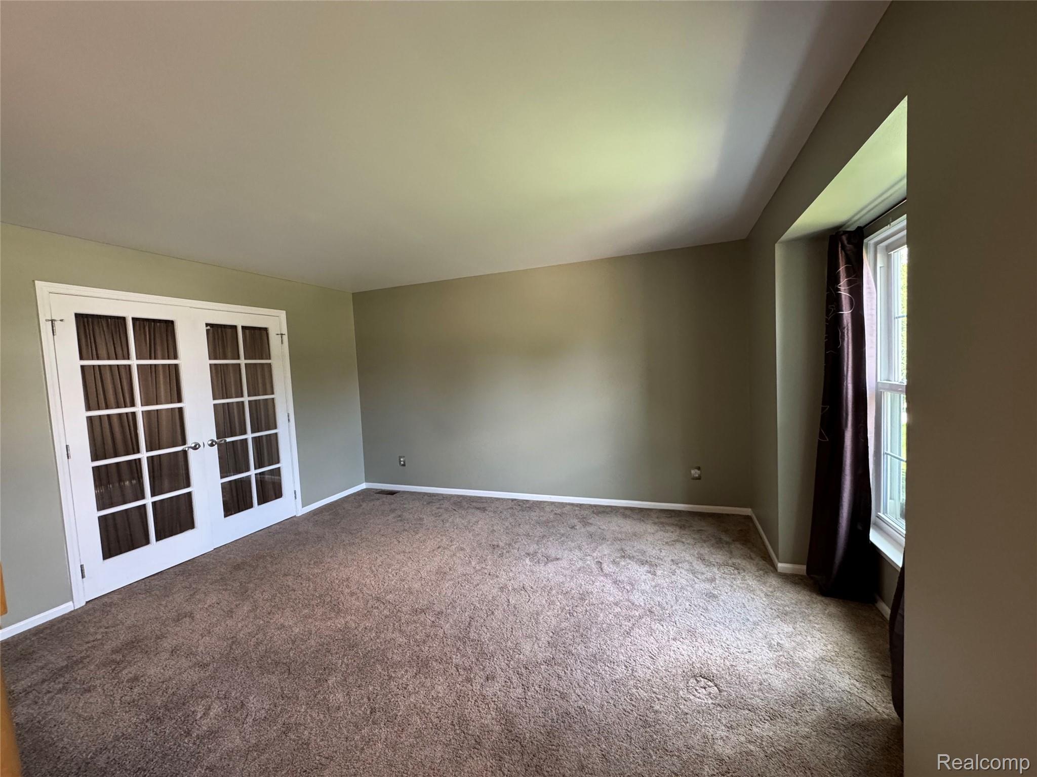5708 Berwick Court Property Photo 4