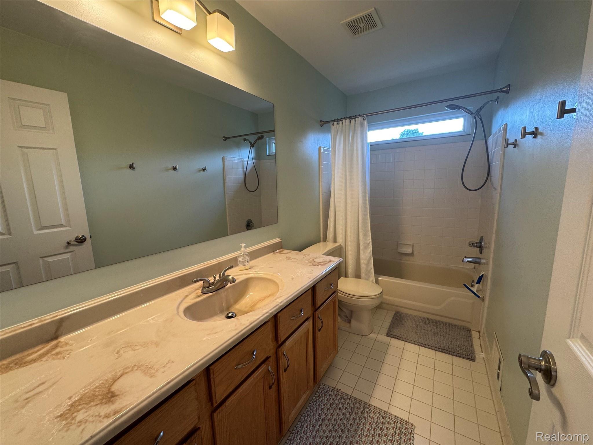 5708 Berwick Court Property Photo 19