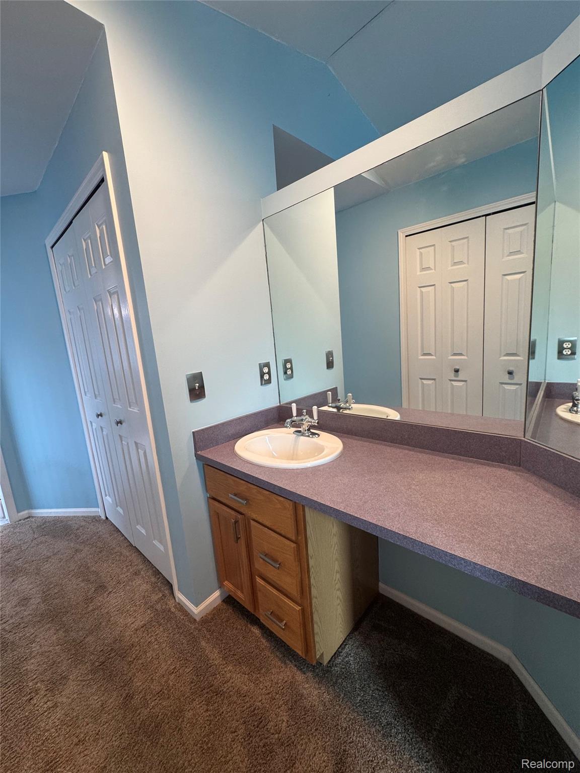 5708 Berwick Court Property Photo 24