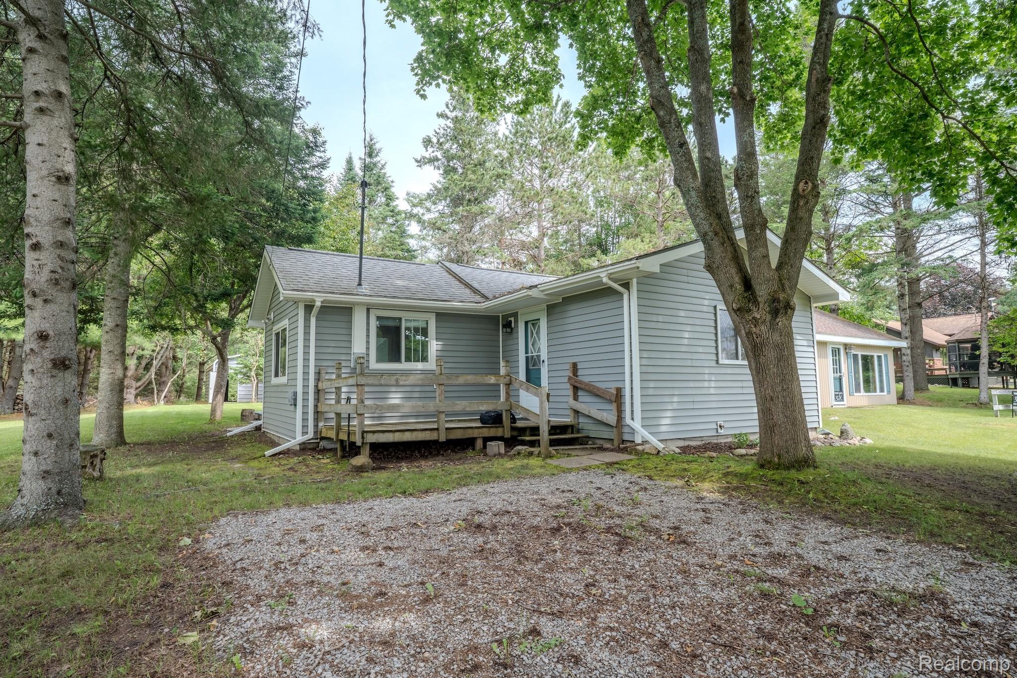 4350 N Shrew Road Property Photo 1