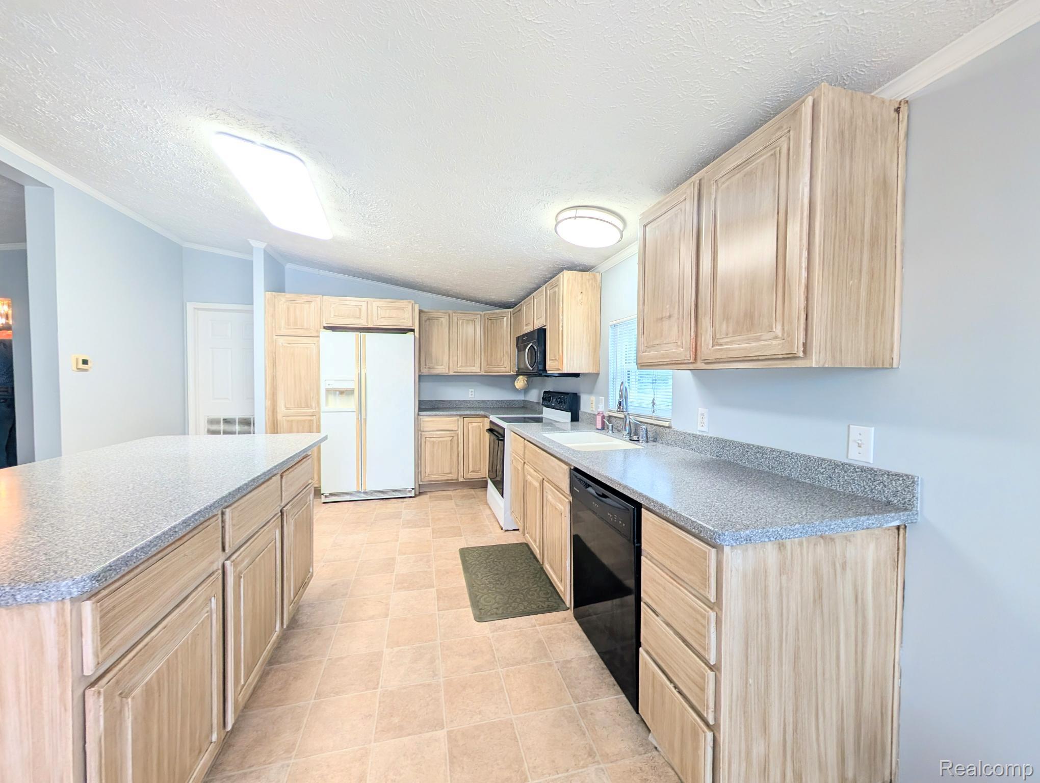 9 Brookfield Property Photo 7