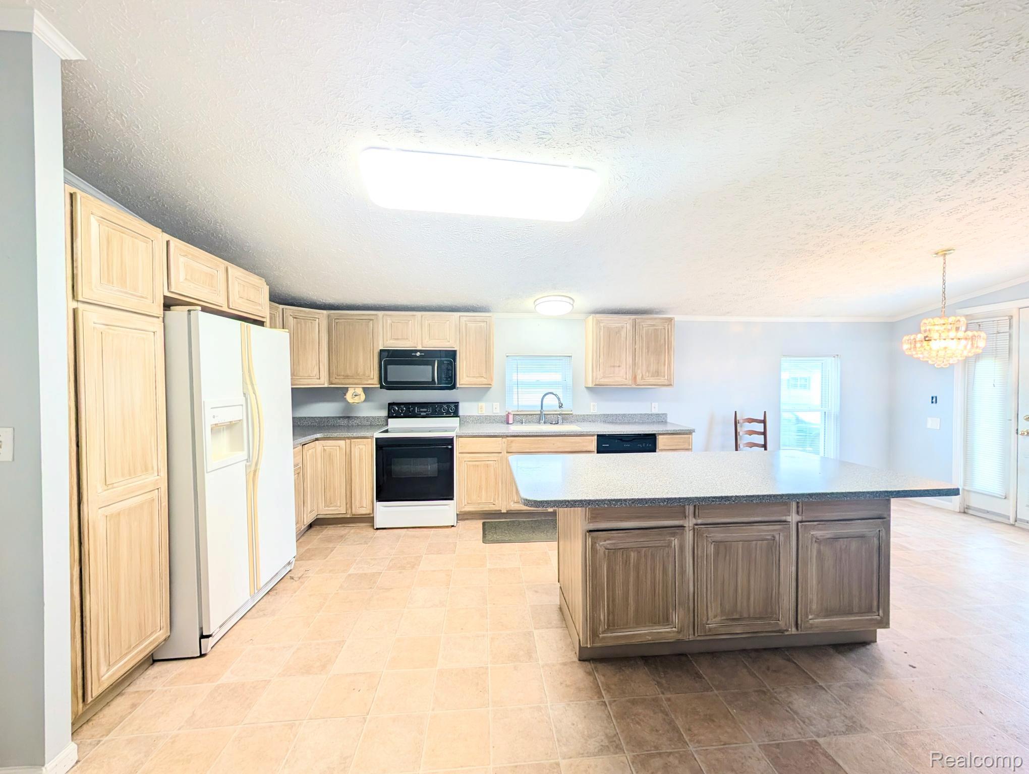 9 Brookfield Property Photo 8
